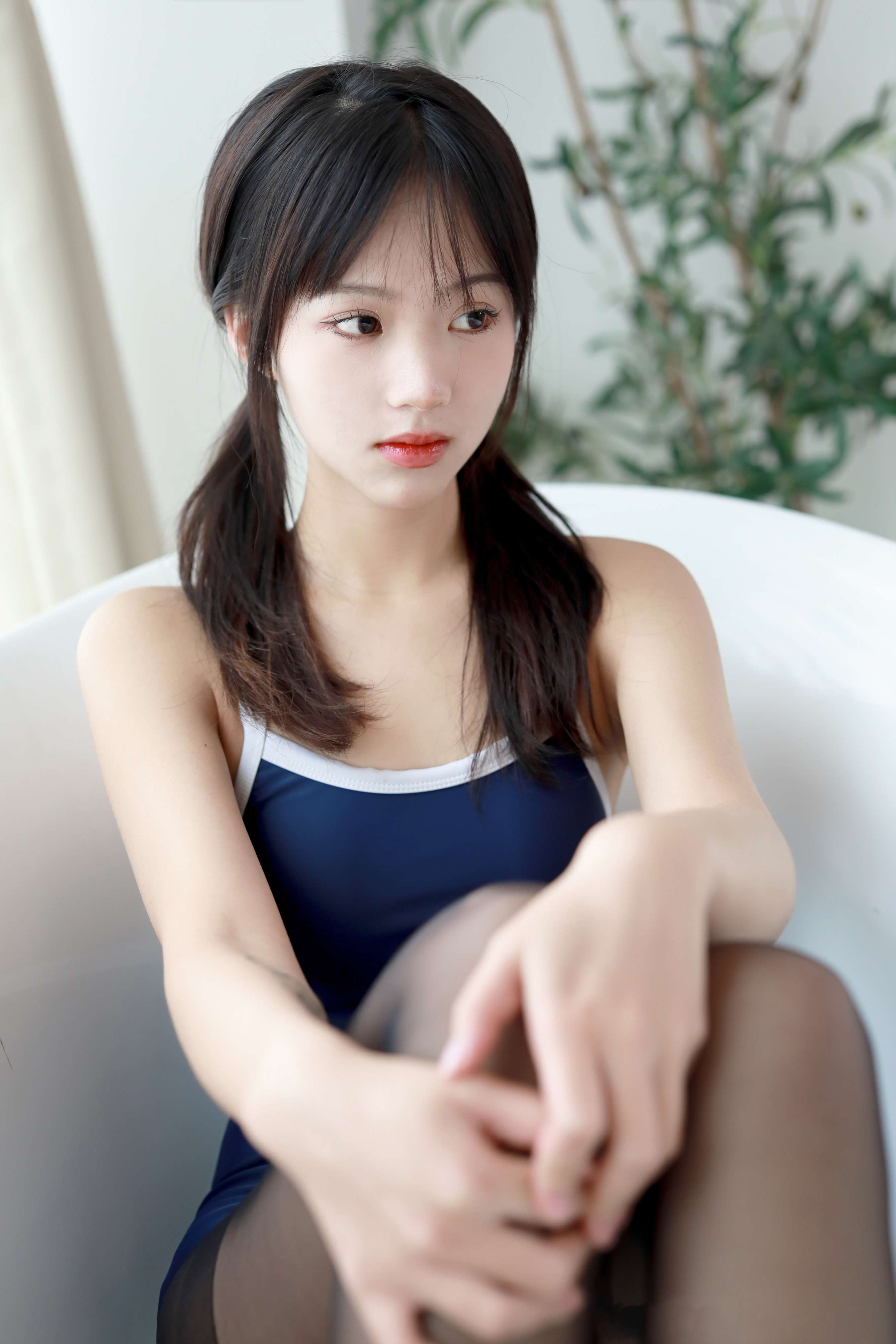 《小麦浴缸脱黑丝展嫩足》作品图