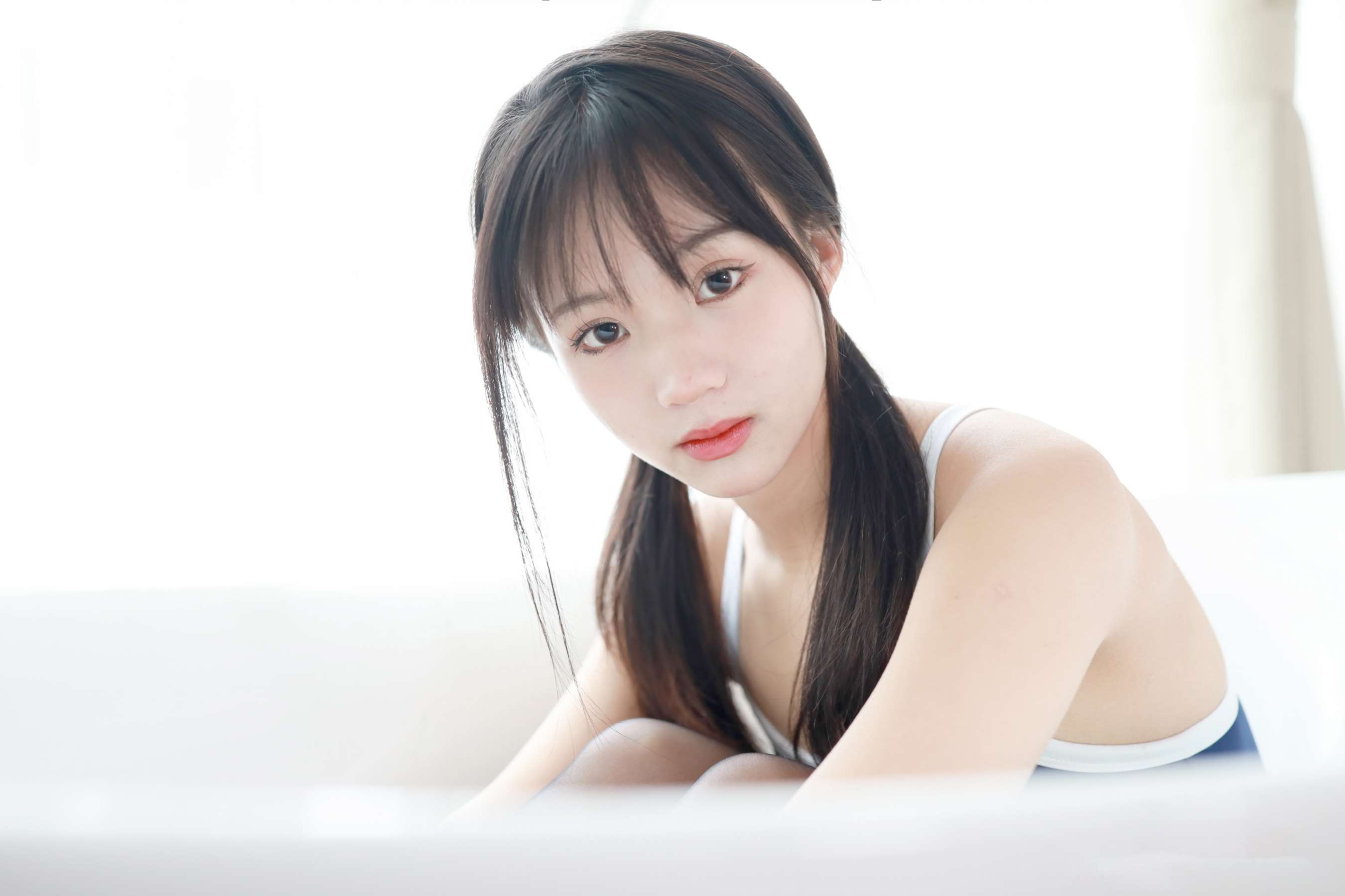 《小麦浴缸脱黑丝展嫩足》作品图