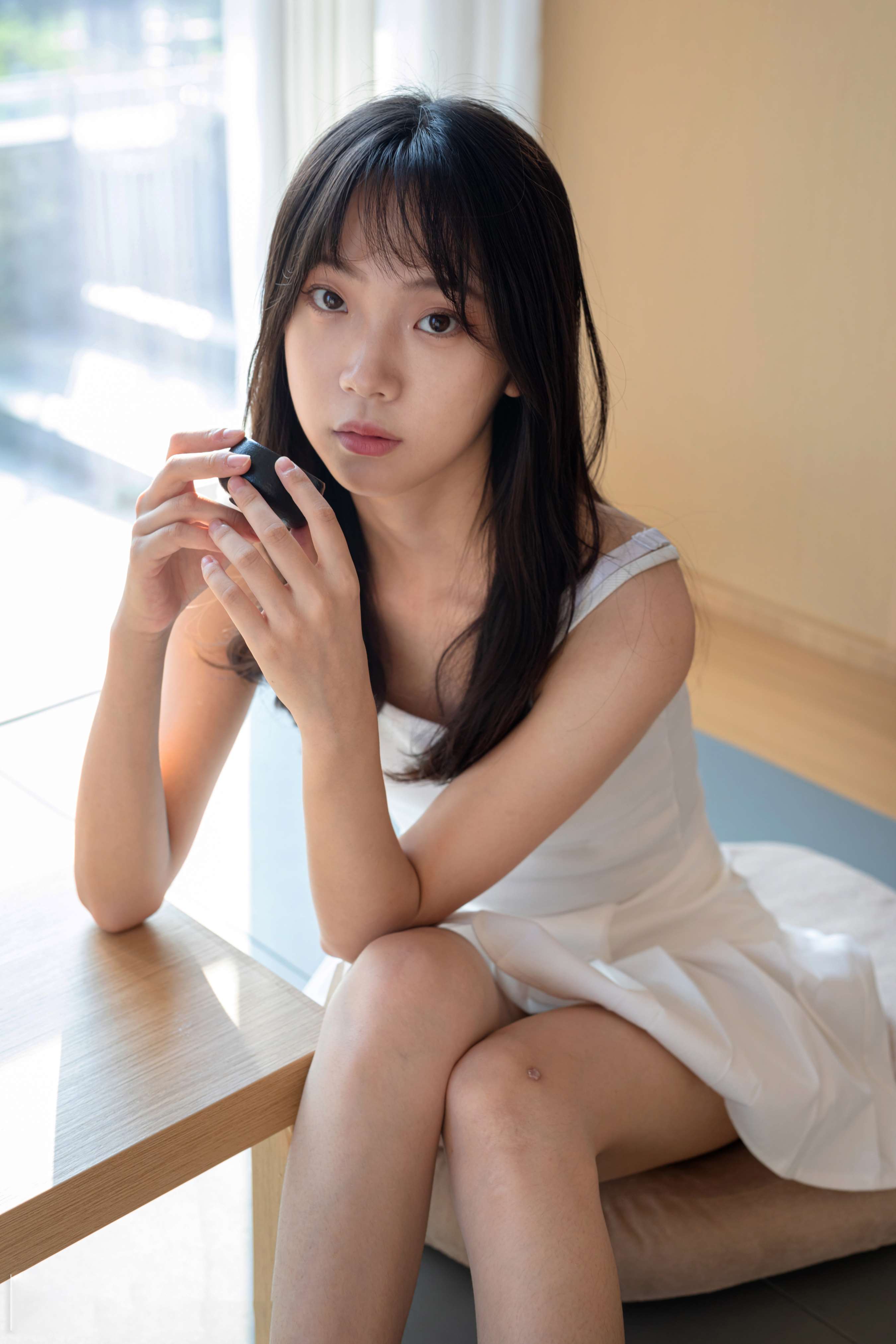 《可可白裙の棉袜脚》作品图