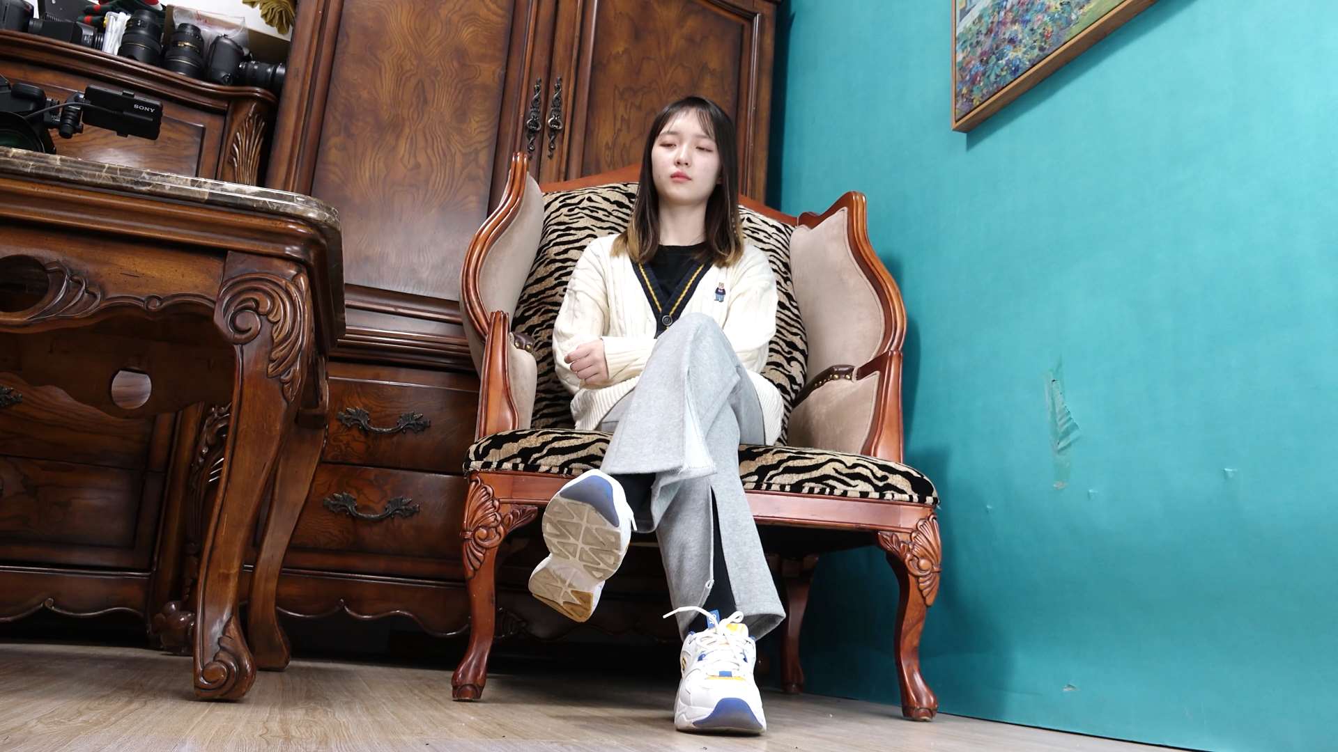 《[寄卖视频]-A&F-Wenwen展示她的原味裸足》作品图