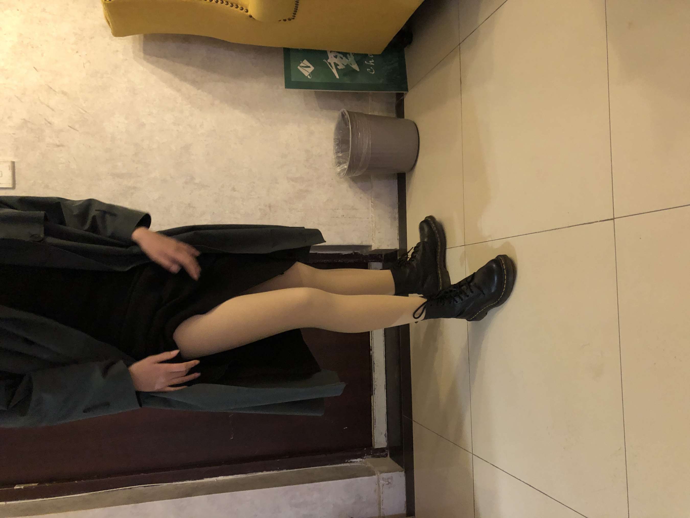 《校园的风衣小女神》作品图