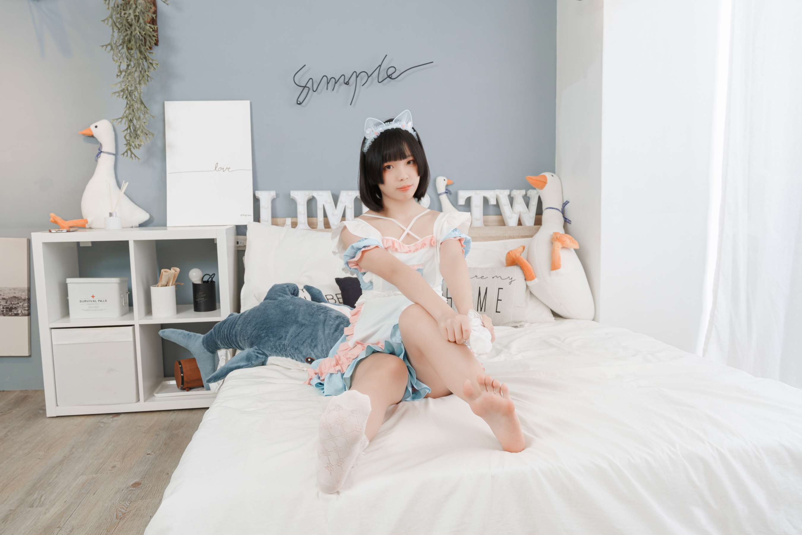 《[寄卖]之之 女仆装扮柔嫩欧派与裸足 请主人享用》作品图