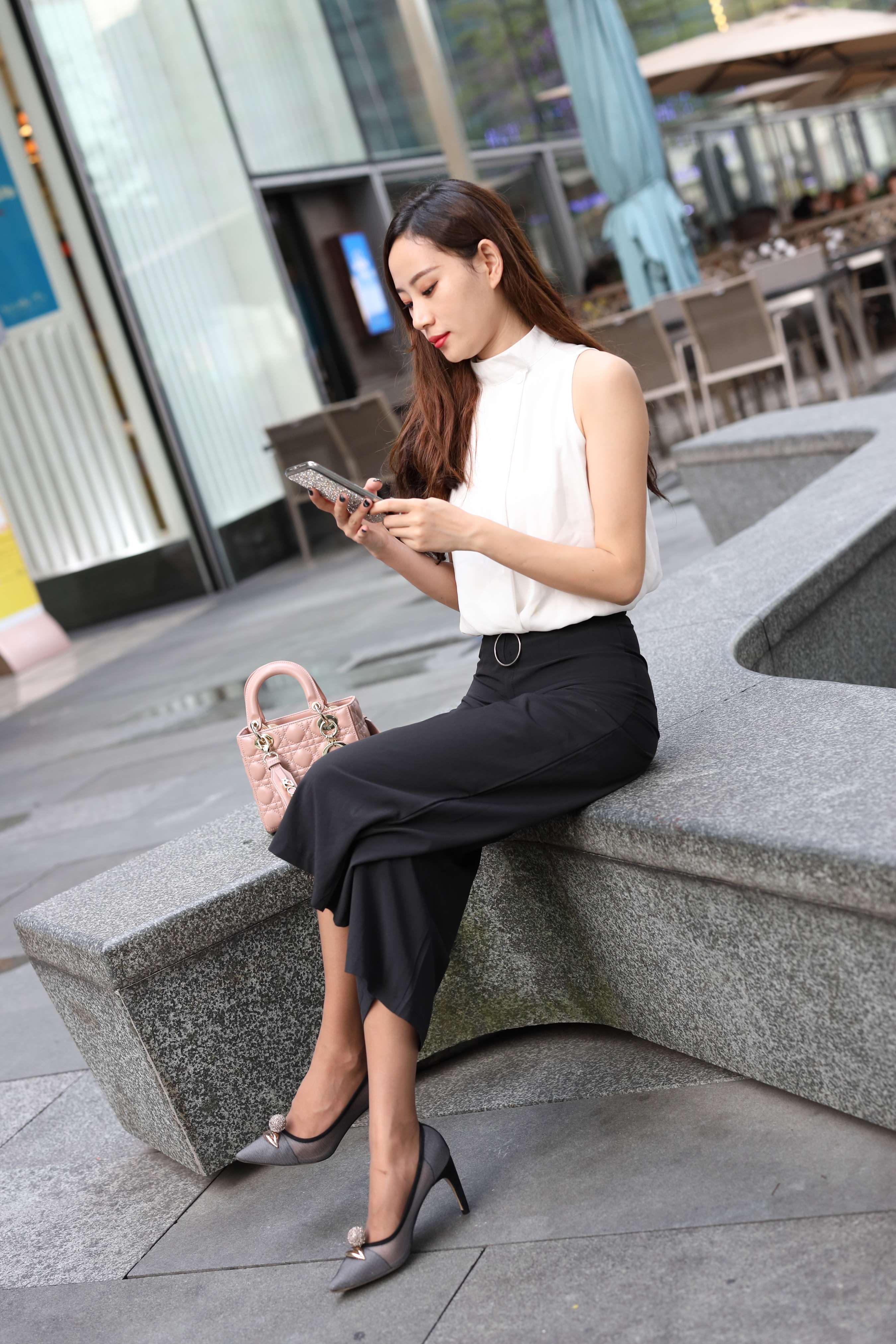 《咖啡色丝袜》作品图