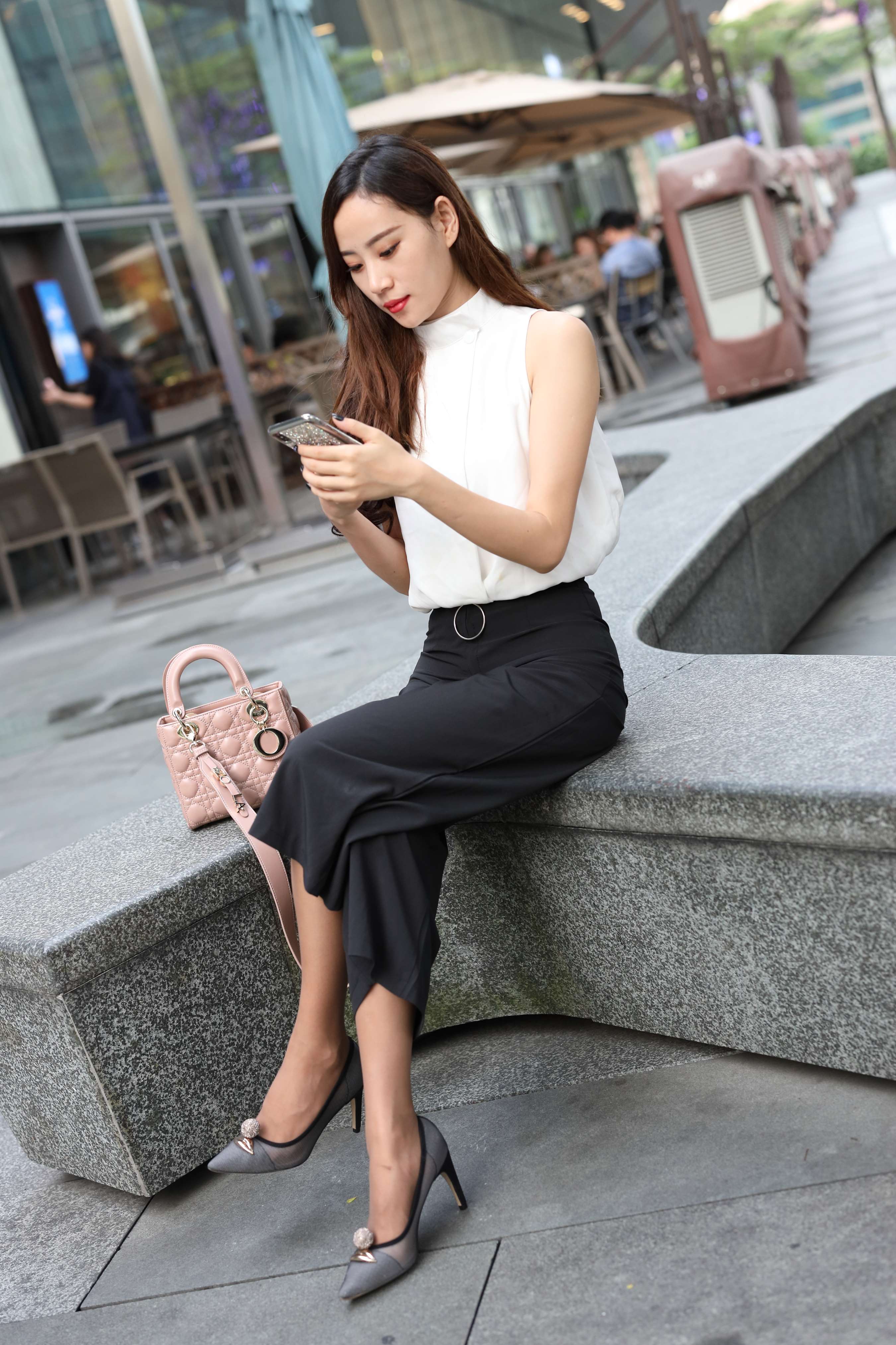 《咖啡色丝袜》作品图