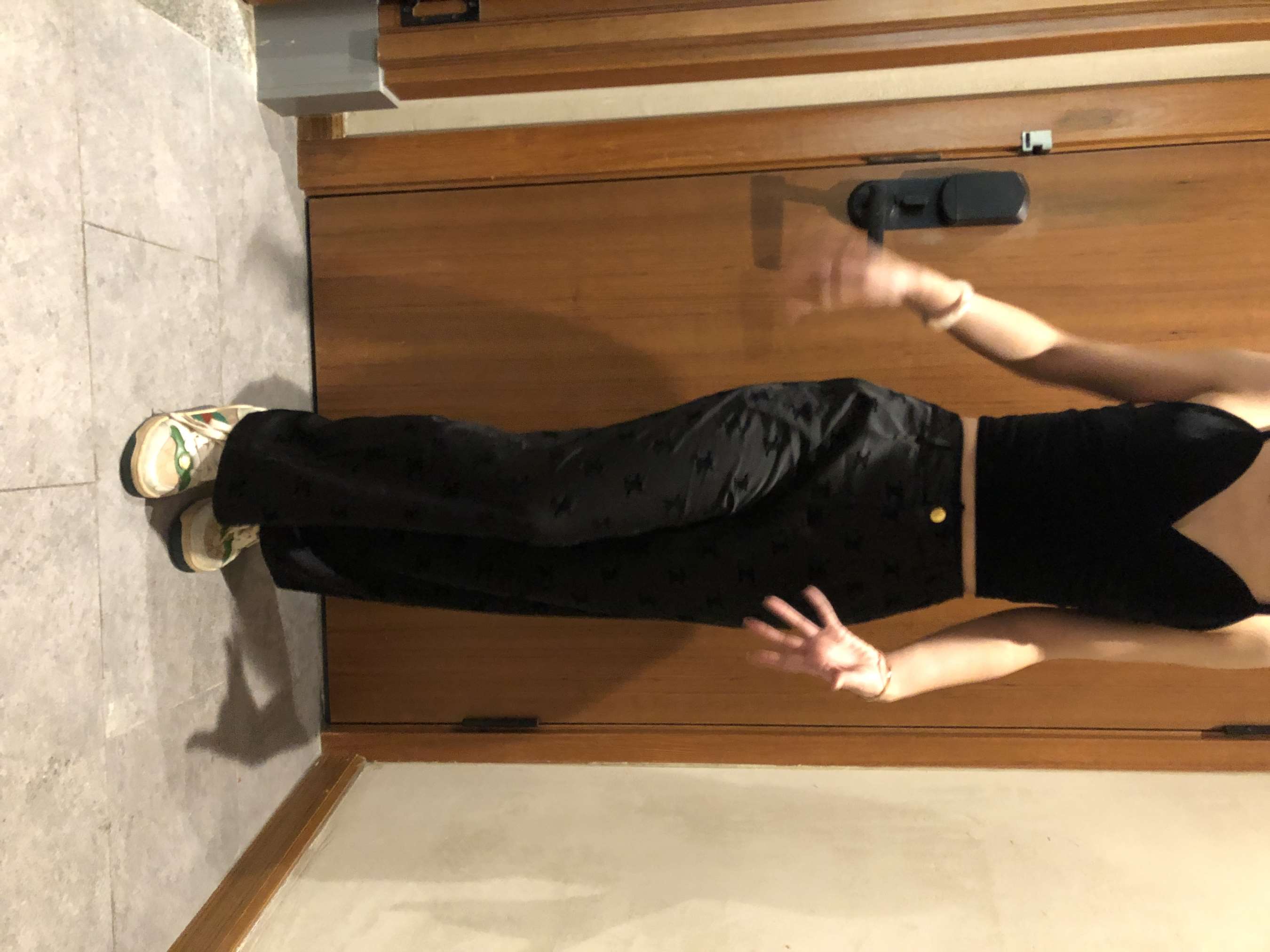 《刚刚毕业的女大学生职业裤里丝装》作品图