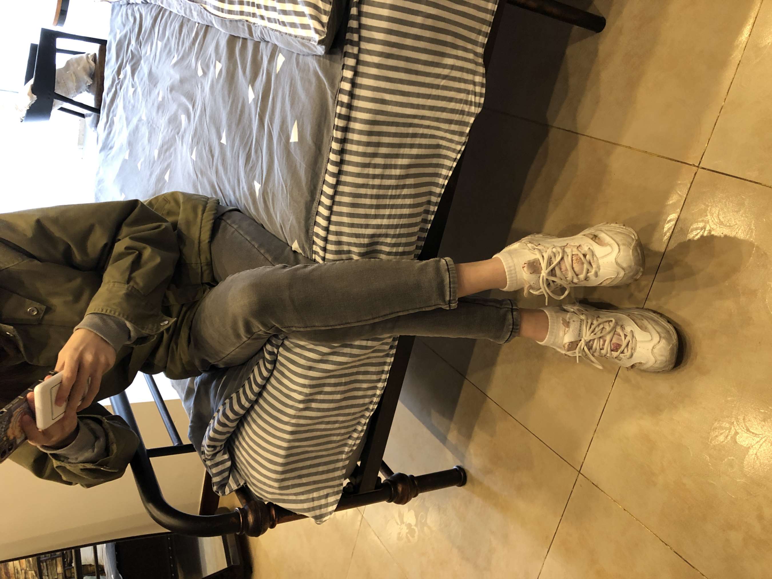 《大学城妹子》作品图