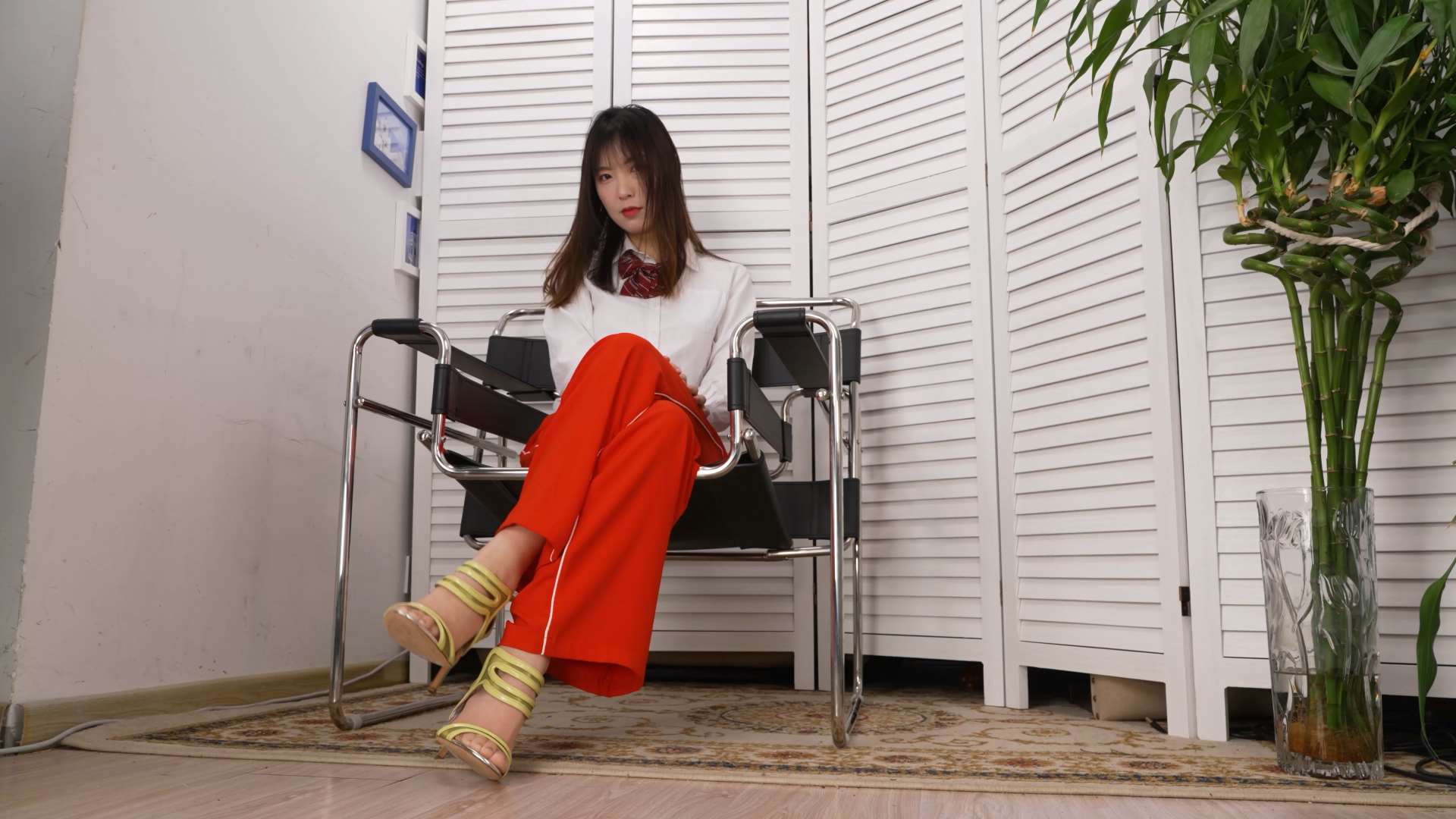 《[寄卖视频]-A&F-美女王佳性感展示透明肉色袜脚丫》作品图