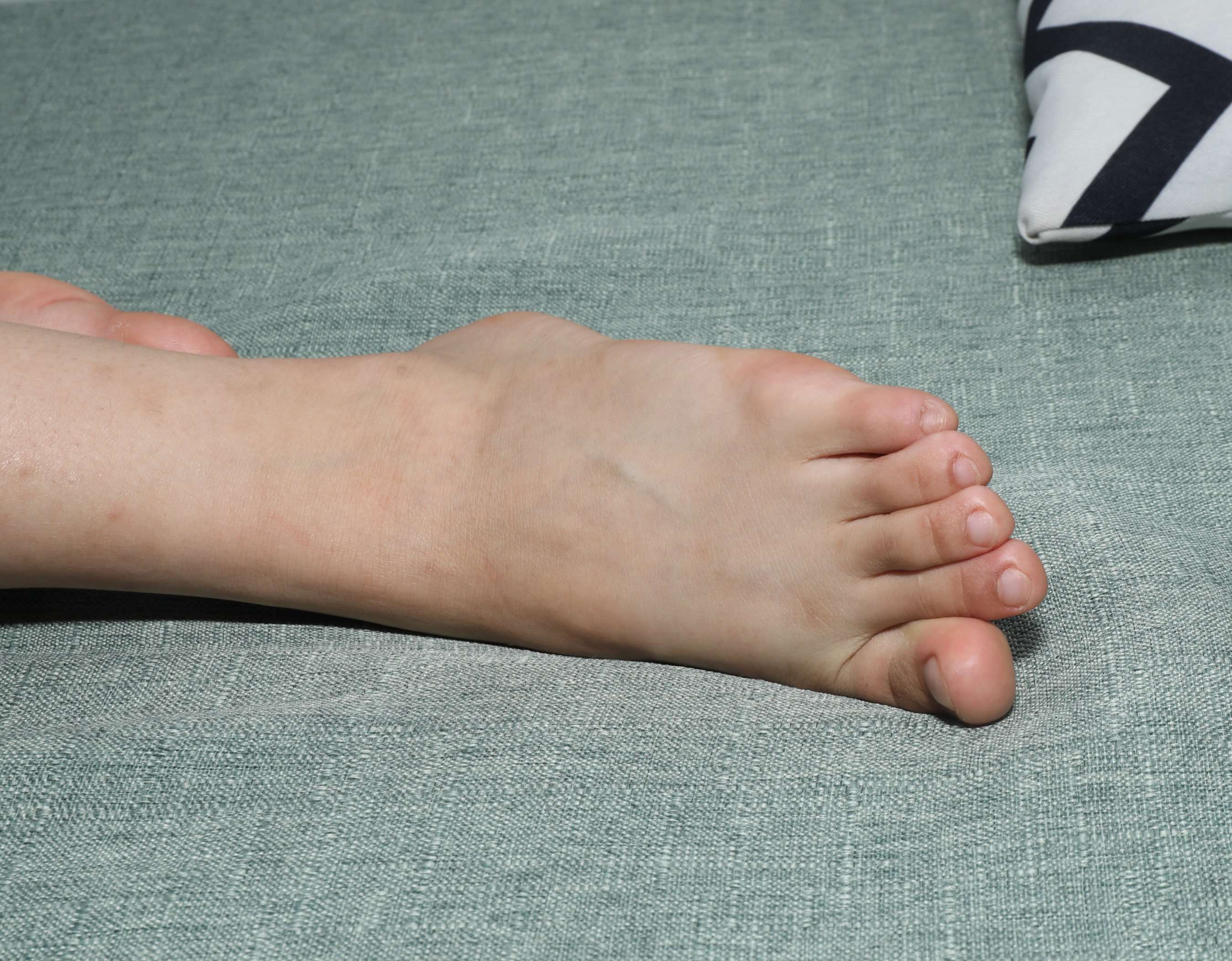 《海源展示37码嫩白小脚》作品图