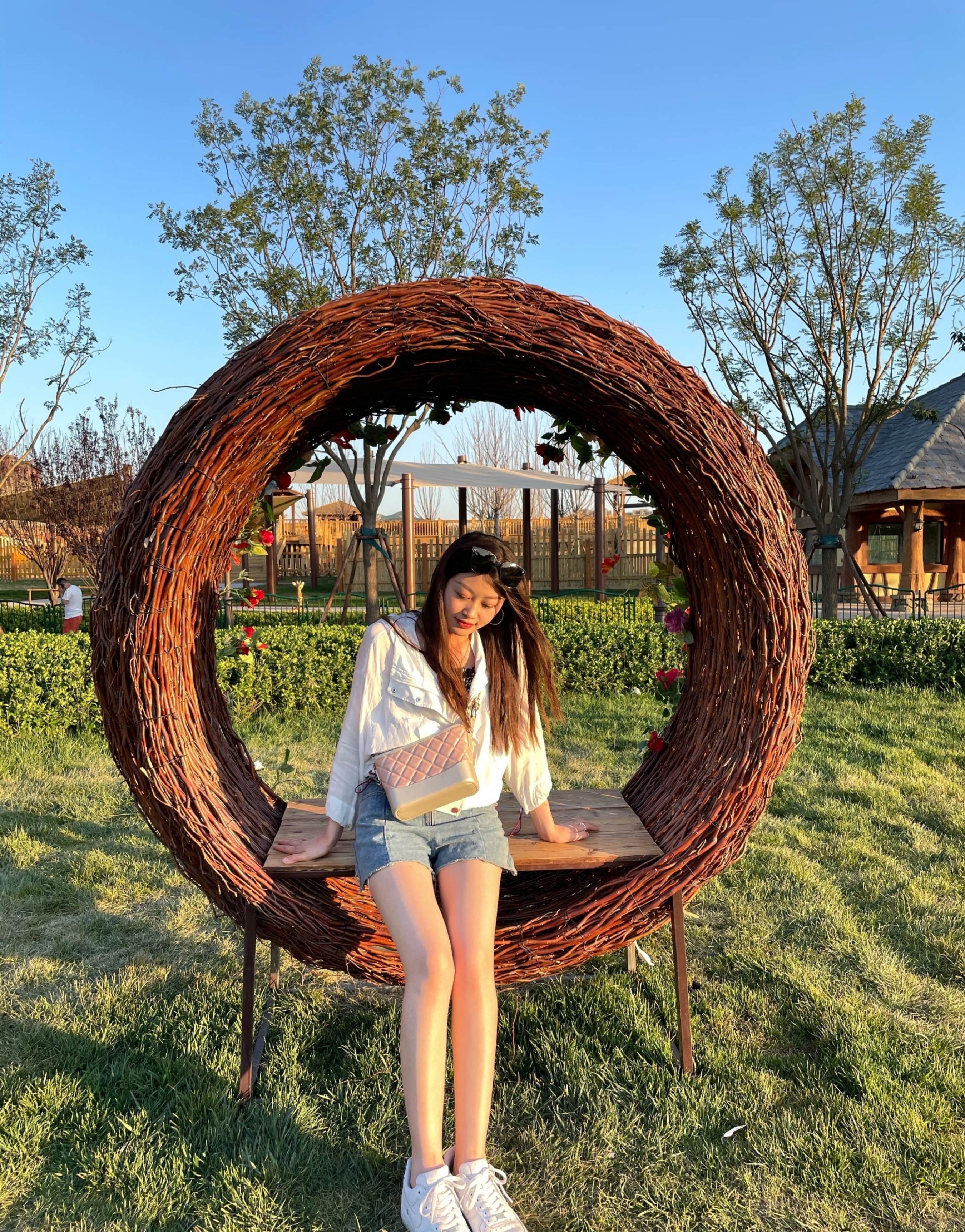 《大四实习学姐脚丫带生活照》作品图