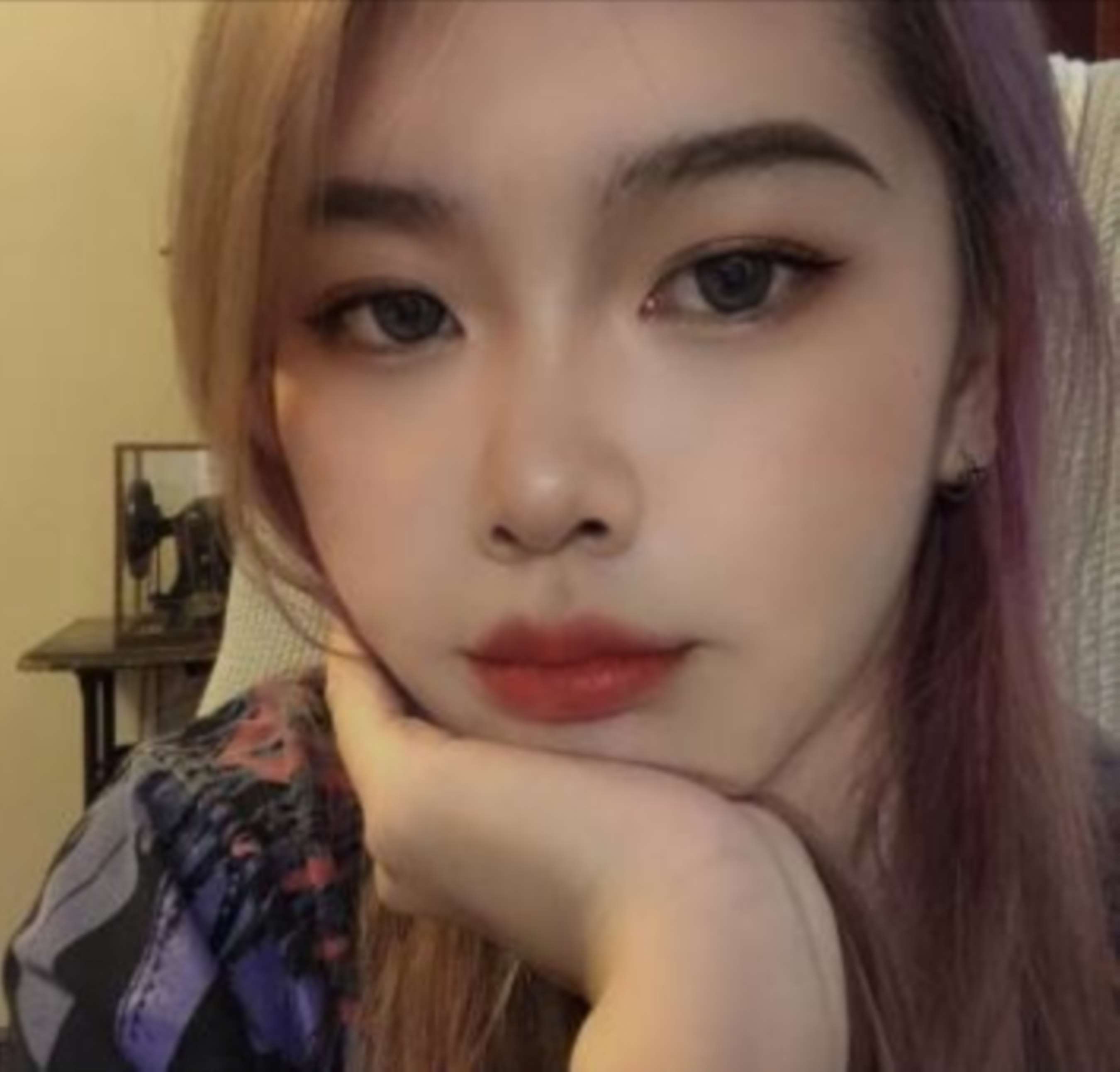 《传媒学院小姐姐的红润脚底第一弹》作品图