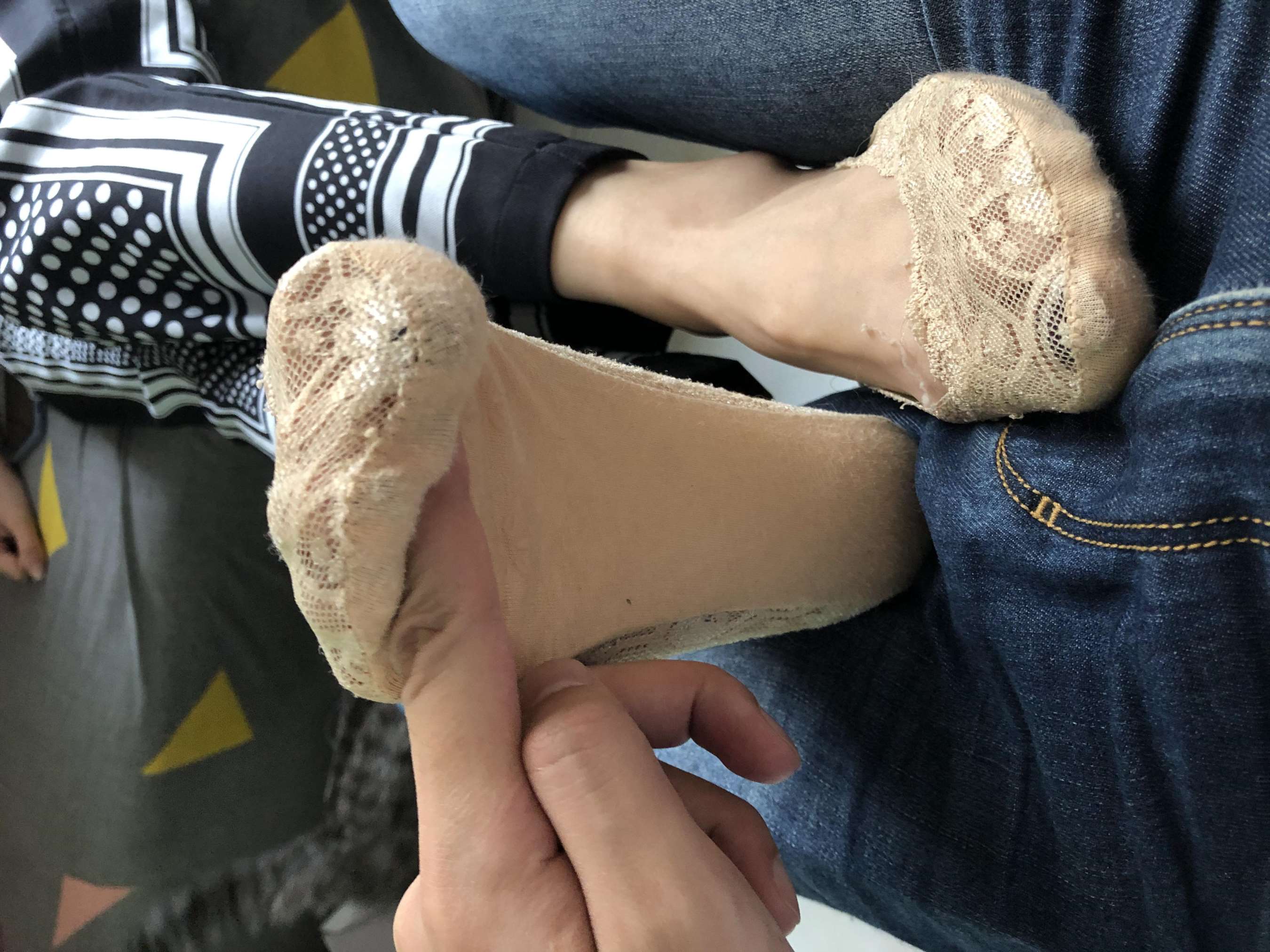 《大学生的AJ板鞋の船袜裸足》作品图