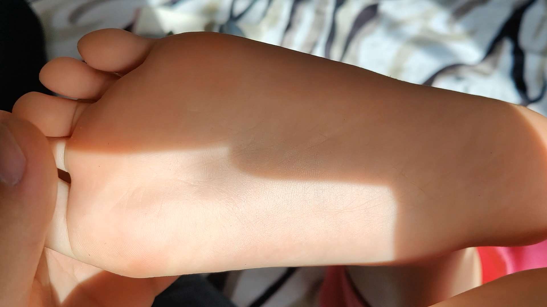 《[视频]-挠大一新生学妹白色船袜脚丫》作品图