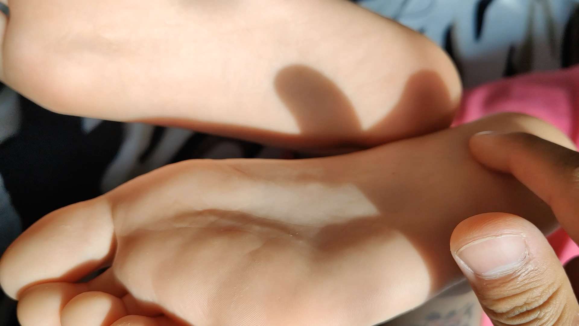 《[视频]-挠大一新生学妹白色船袜脚丫》作品图