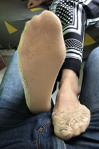 大学生的AJ板鞋の船袜裸足