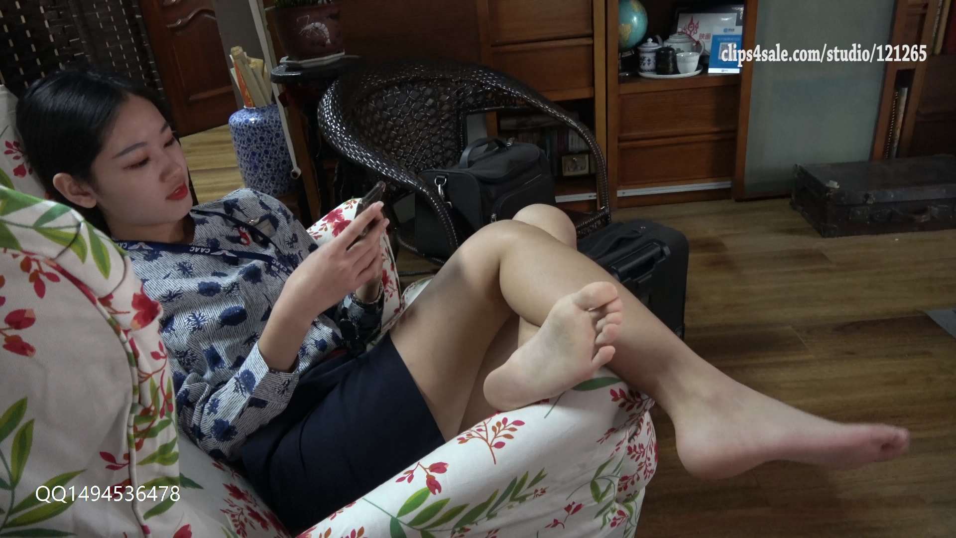 《[寄卖视频]-K&M-Cuihanyu-制服裸足长靴足秀》作品图