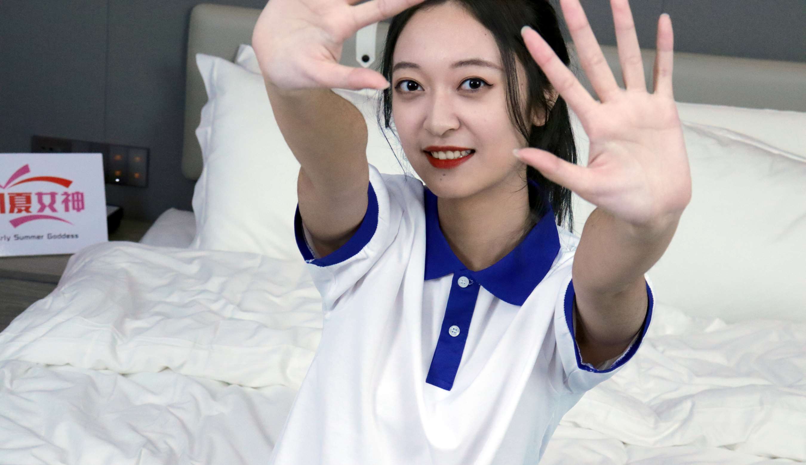 《依依~校服搭配37码运动鞋》作品图