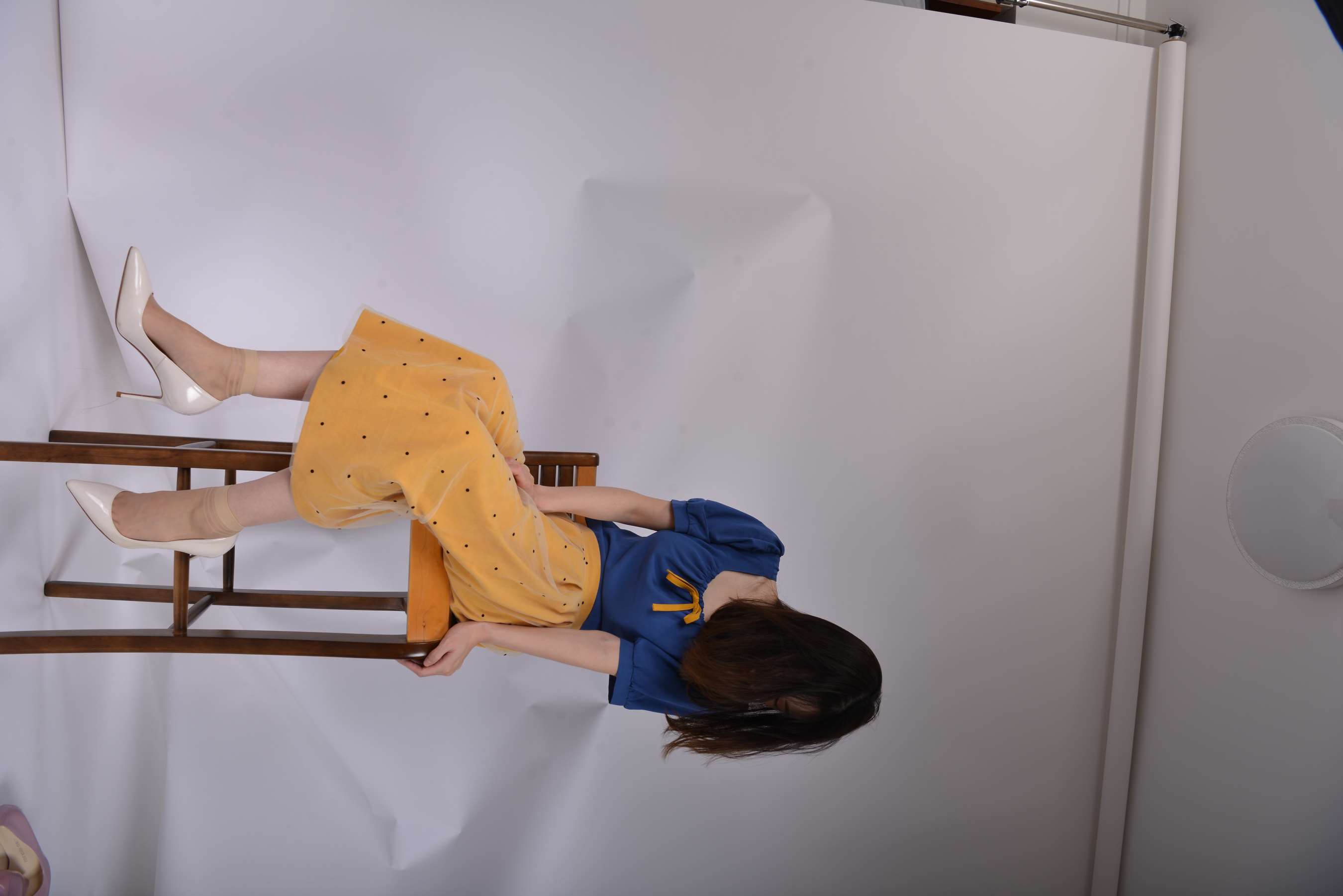 《纱裙の短丝脚丫》作品图