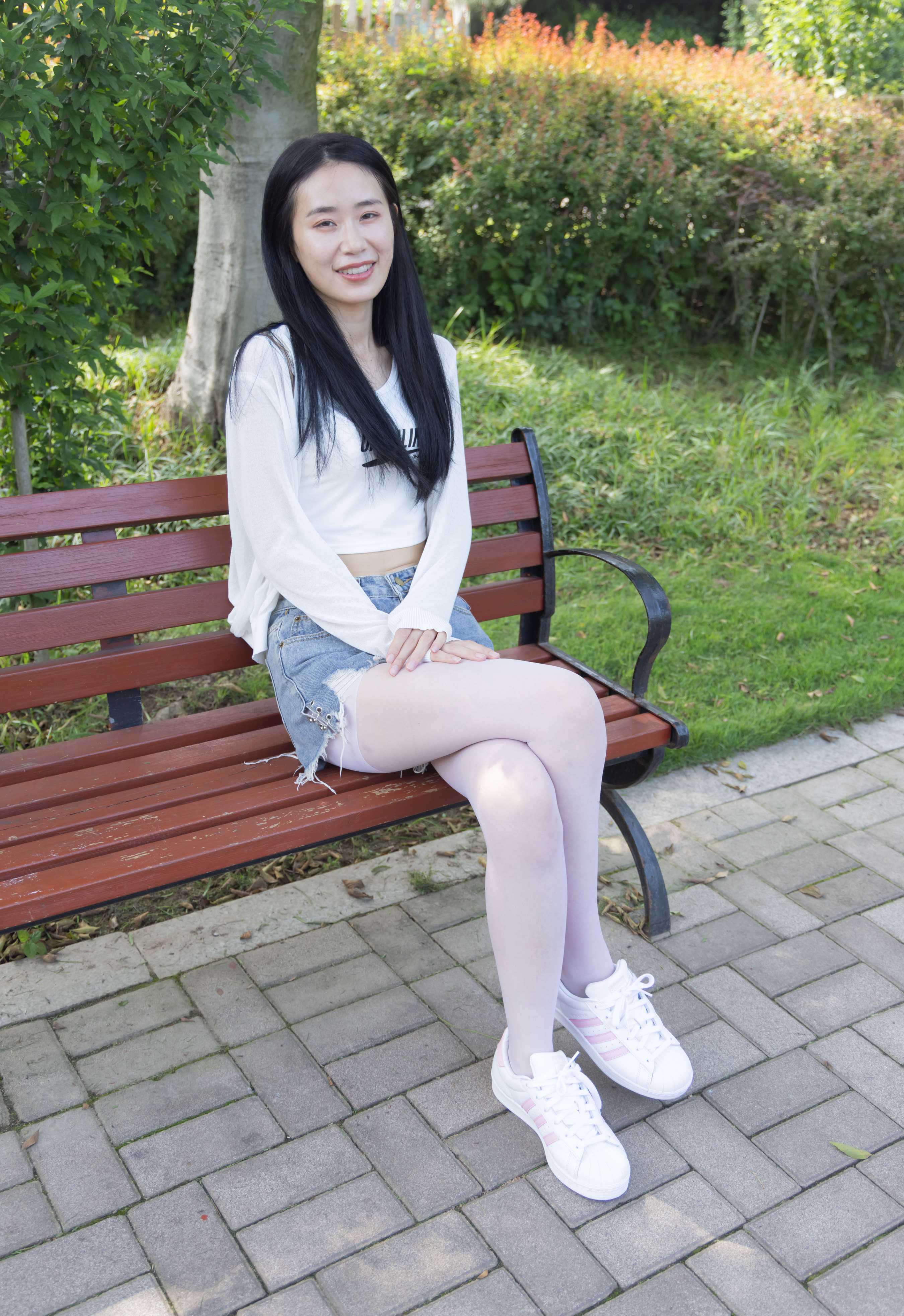 《菜菜-无人之岛》作品图