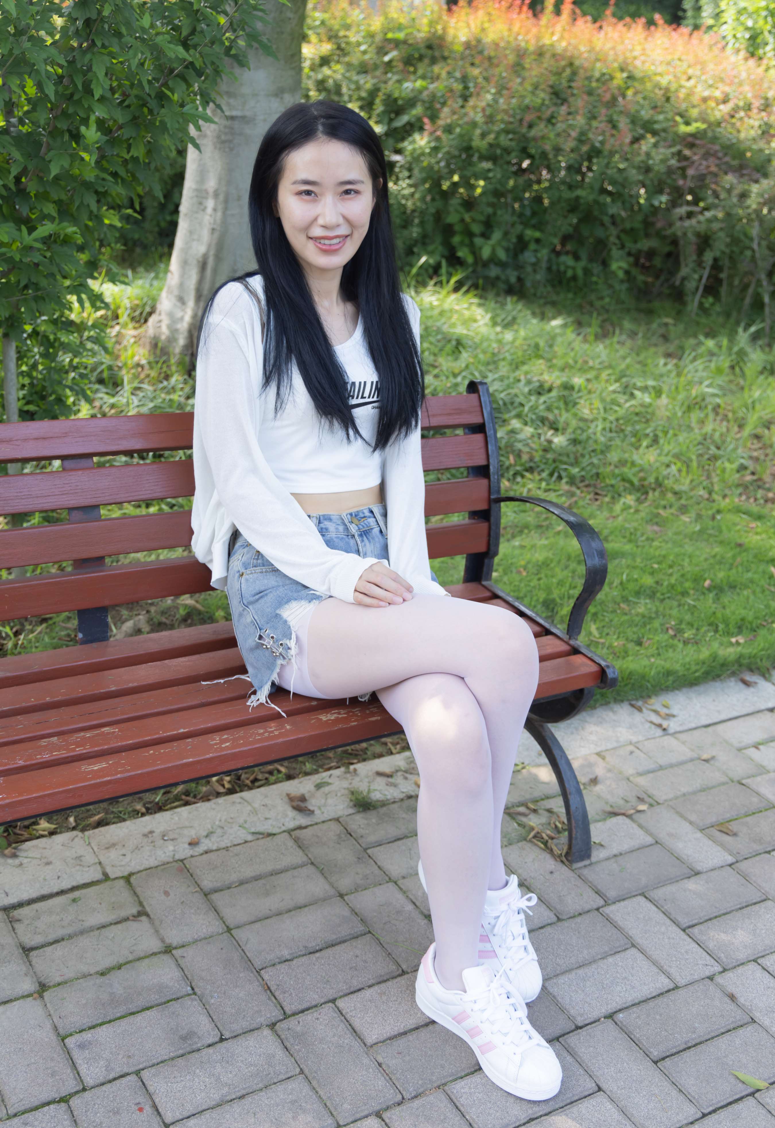 《菜菜-无人之岛》作品图