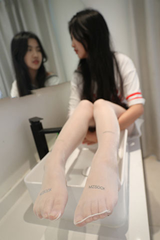 露露肉丝脚丫