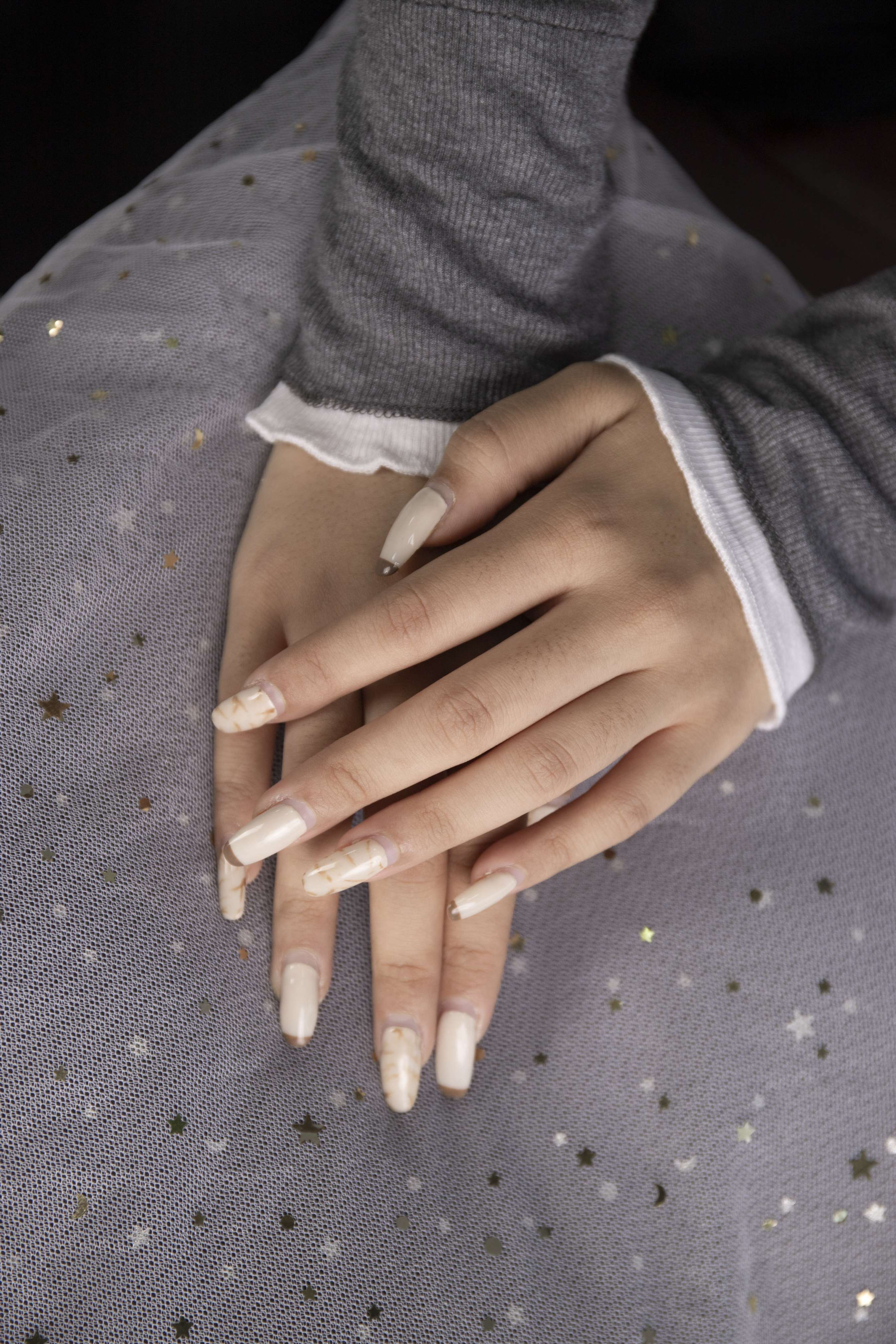 《柳柳二趾长美脚真性感，非常有气质的女生》作品图