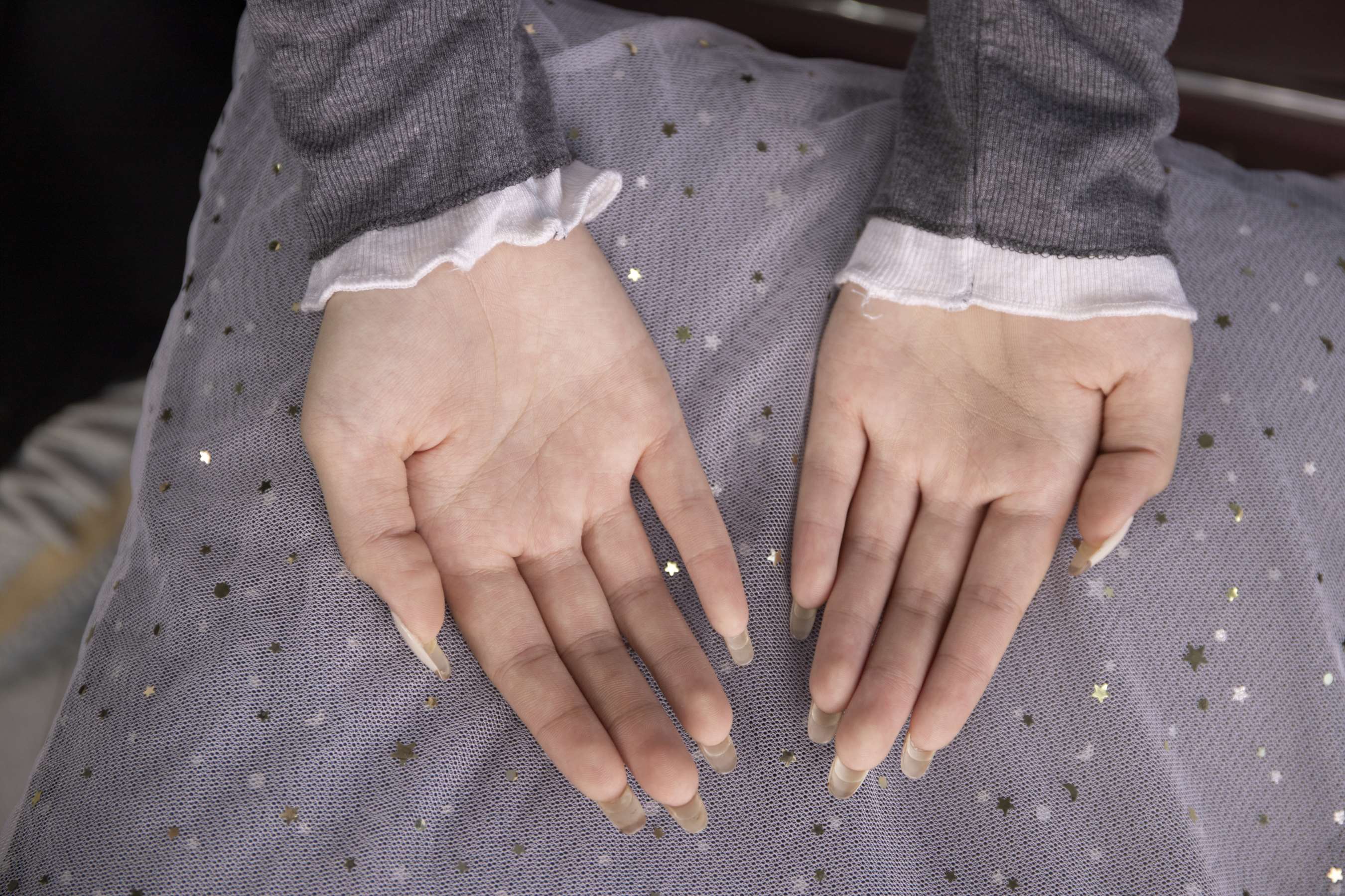 《柳柳二趾长美脚真性感，非常有气质的女生》作品图