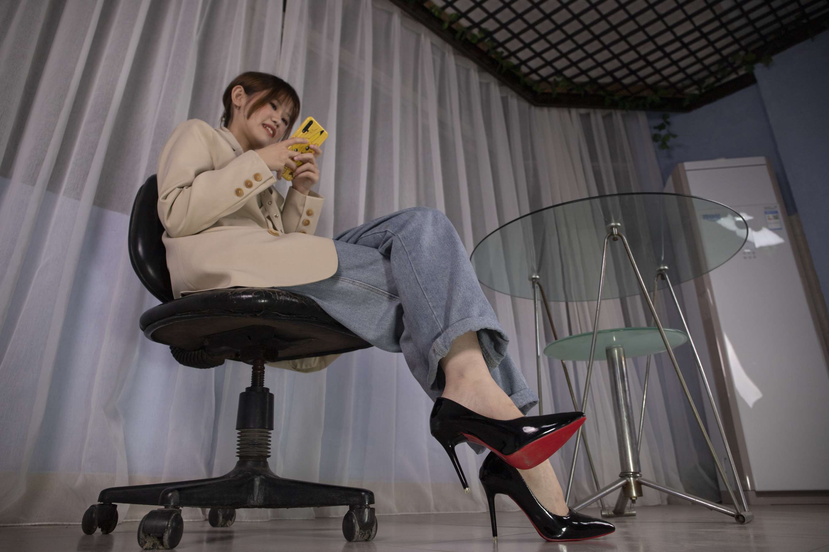 《小精灵莉莉OL风秀高跟脚丫》作品图