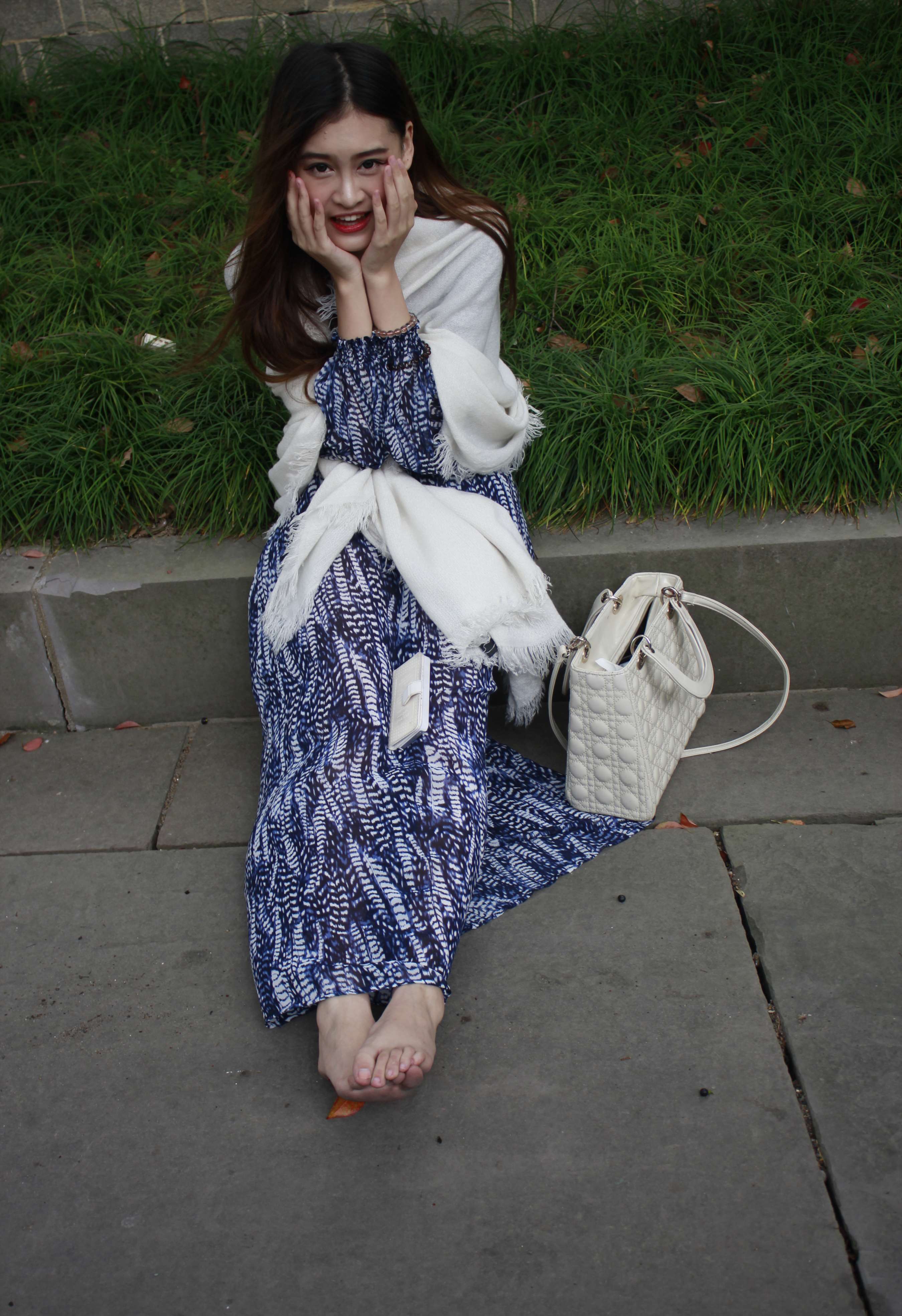 《花裙の嫩足》作品图