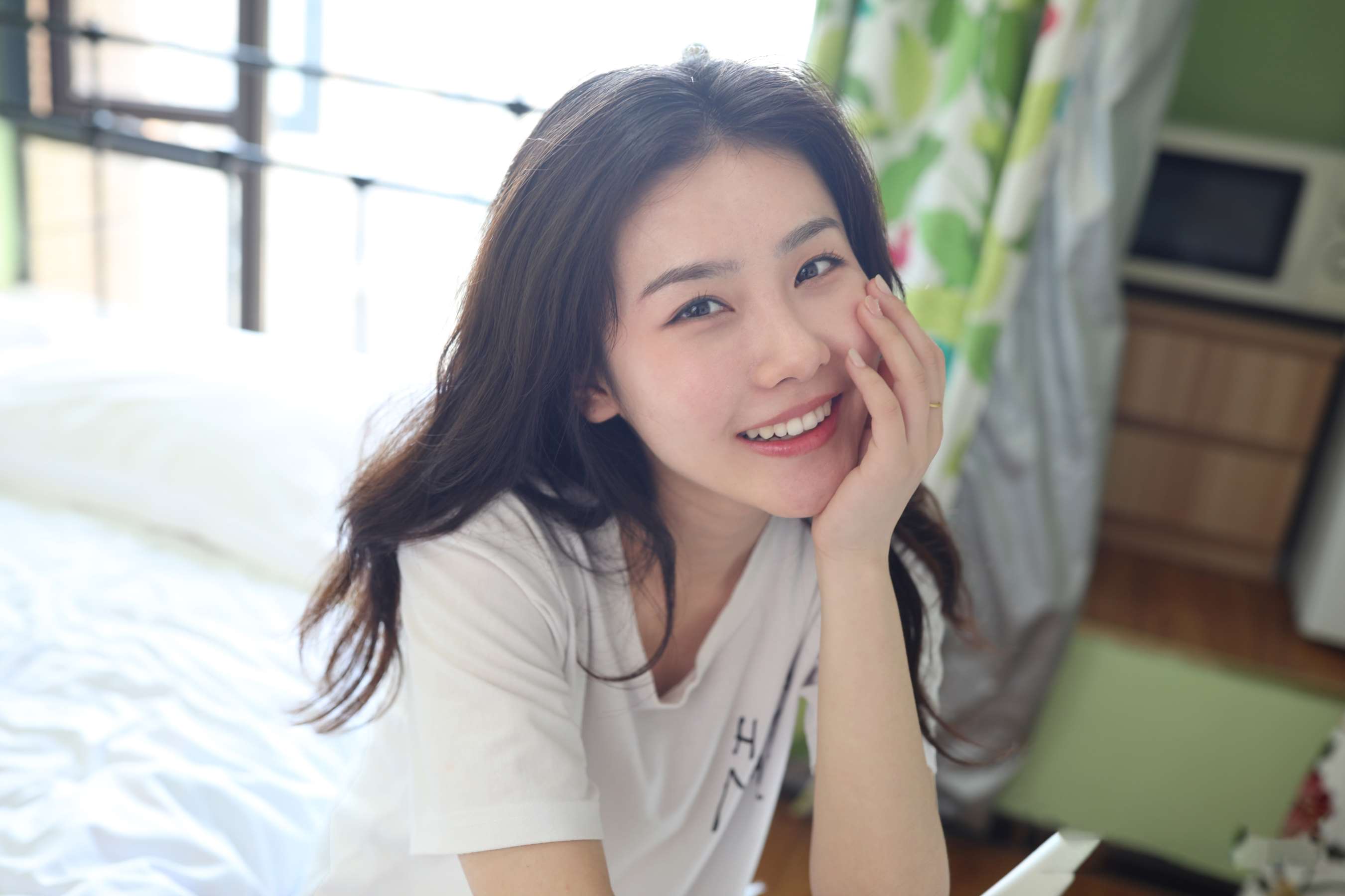 《冉冉白长棉袜》作品图