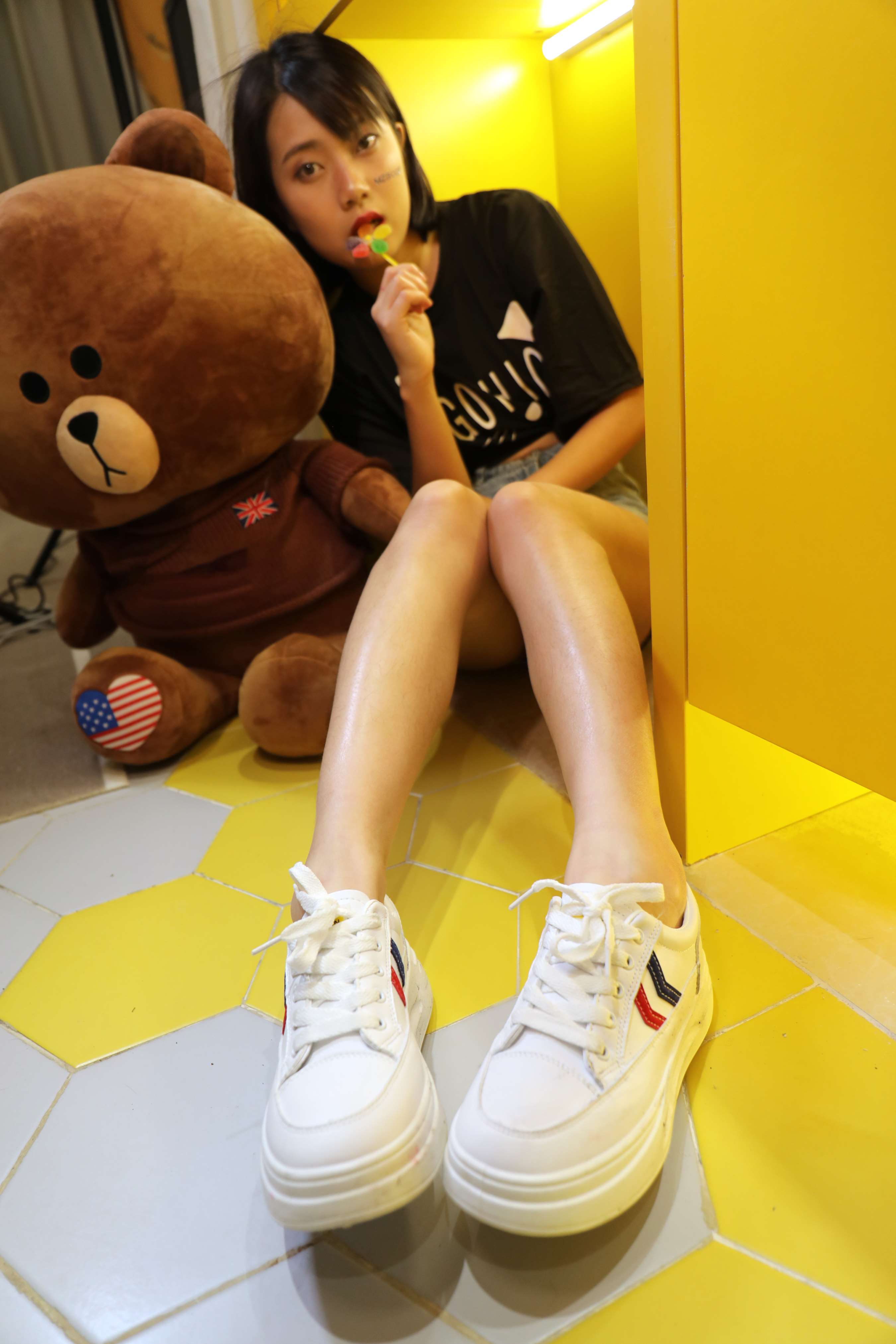 《婷婷板鞋の棉袜》作品图