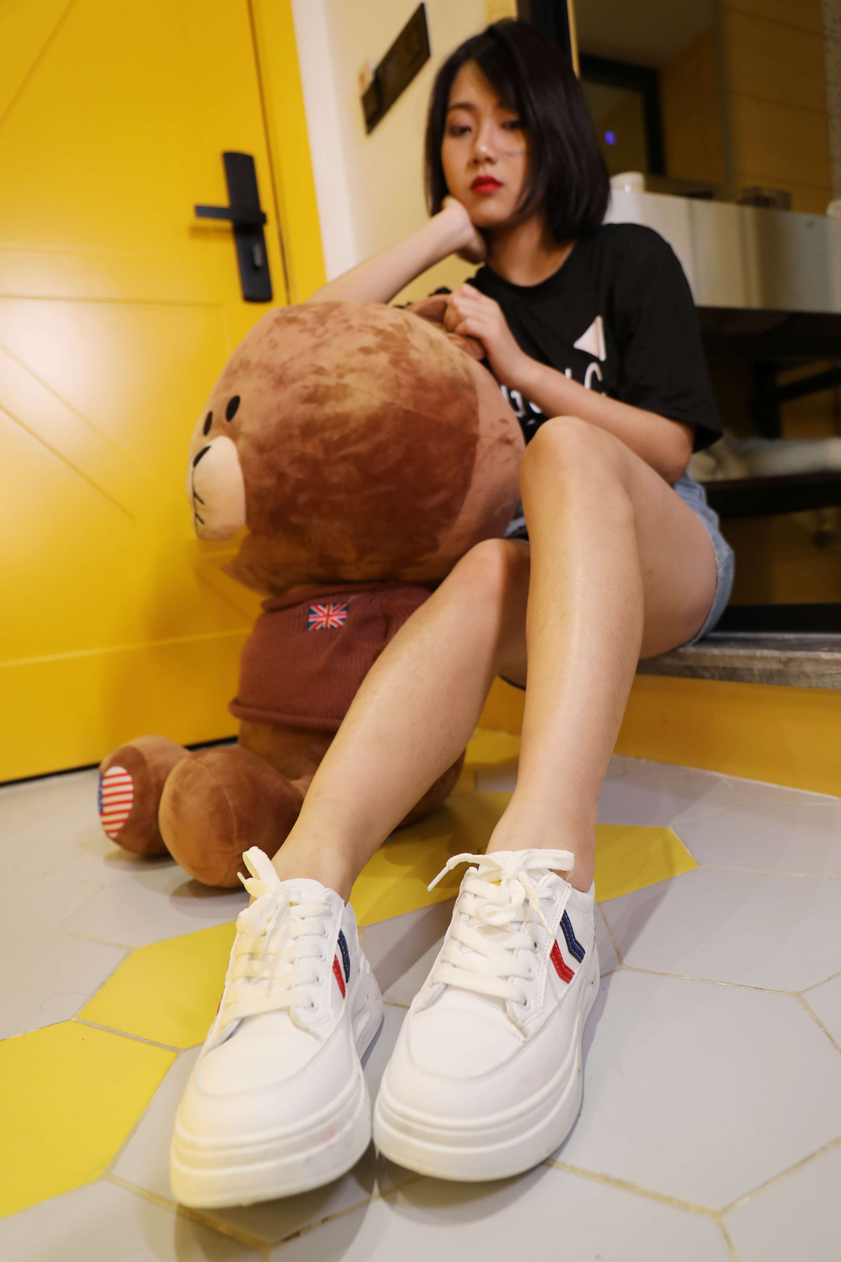 《婷婷板鞋の棉袜》作品图