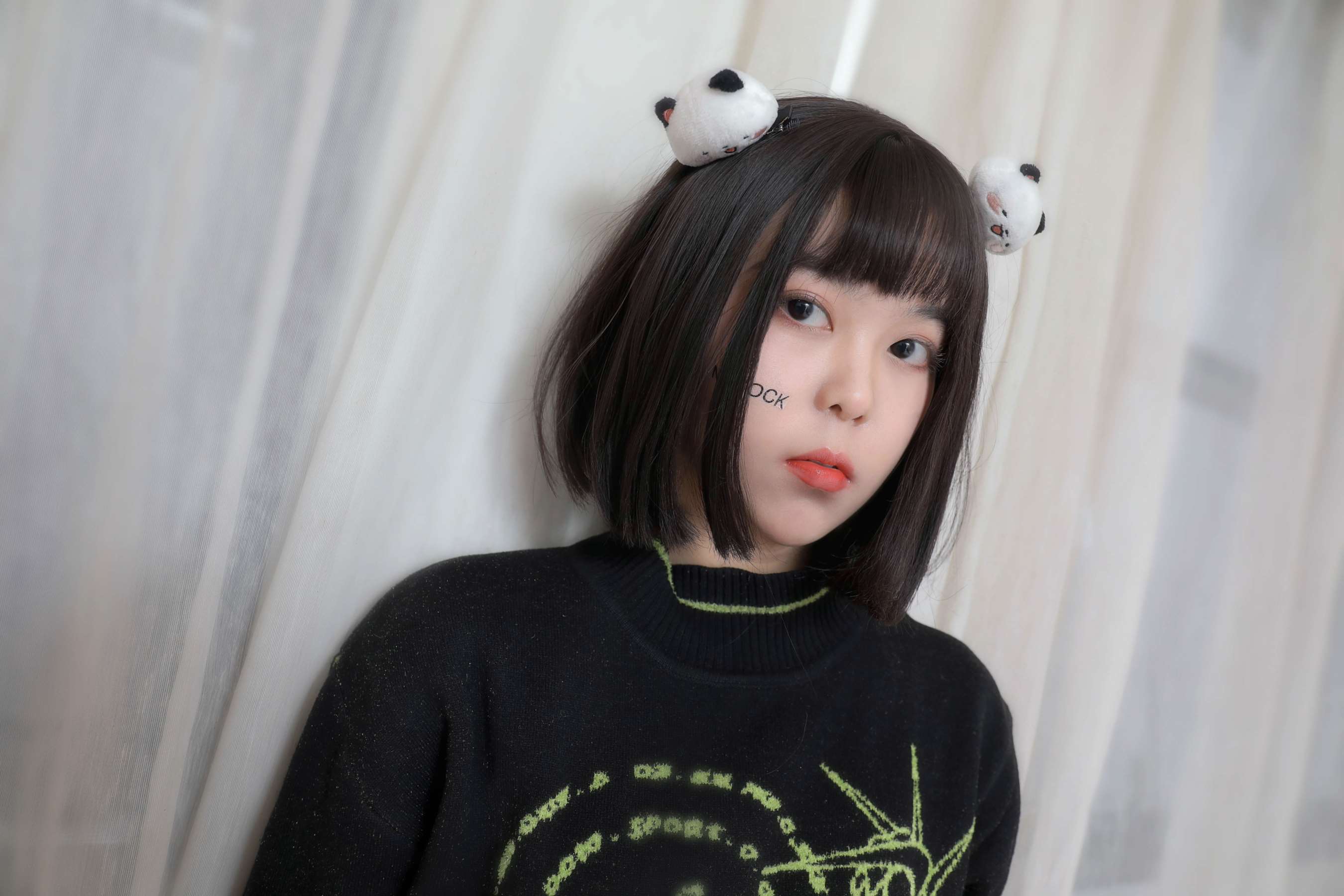 《安妮板鞋の白棉袜》作品图