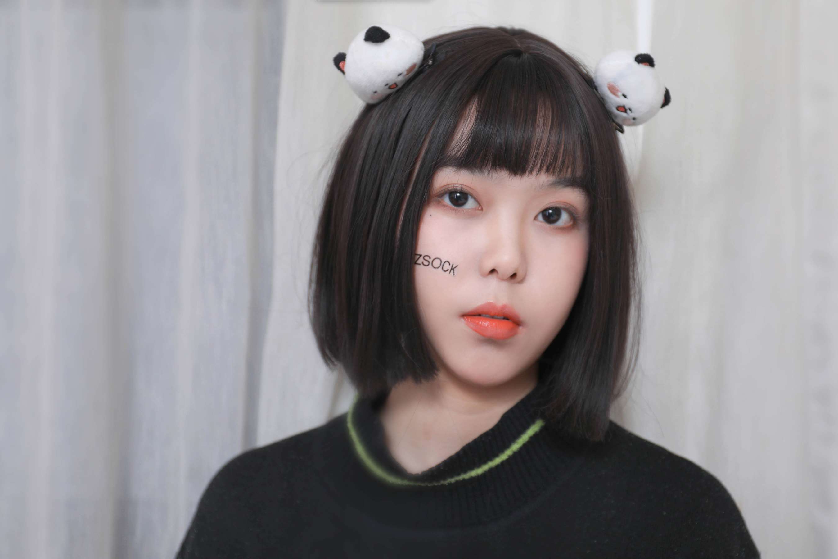 《安妮板鞋の白棉袜》作品图