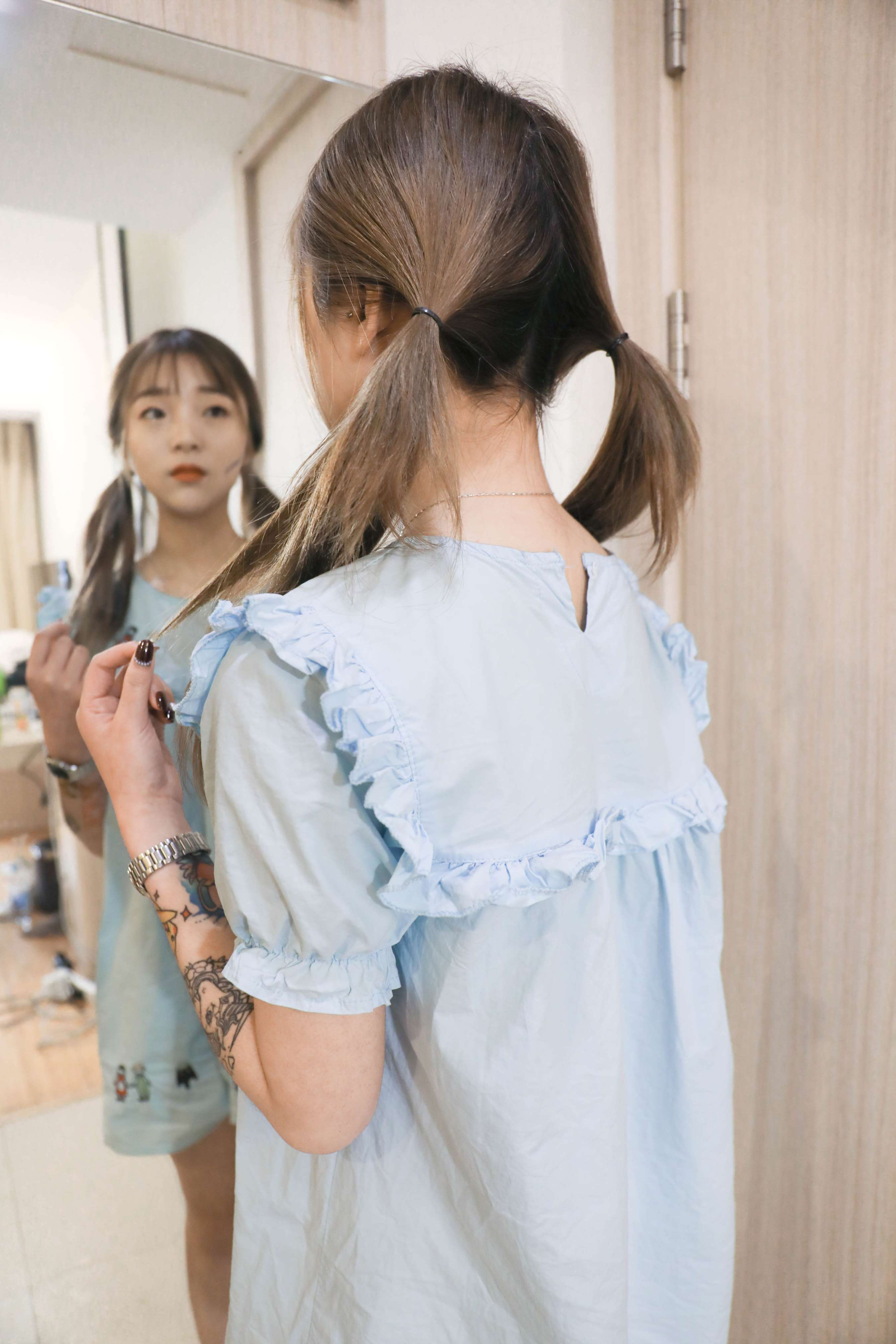 《梦琪脱脏白棉袜玩QQ糖》作品图