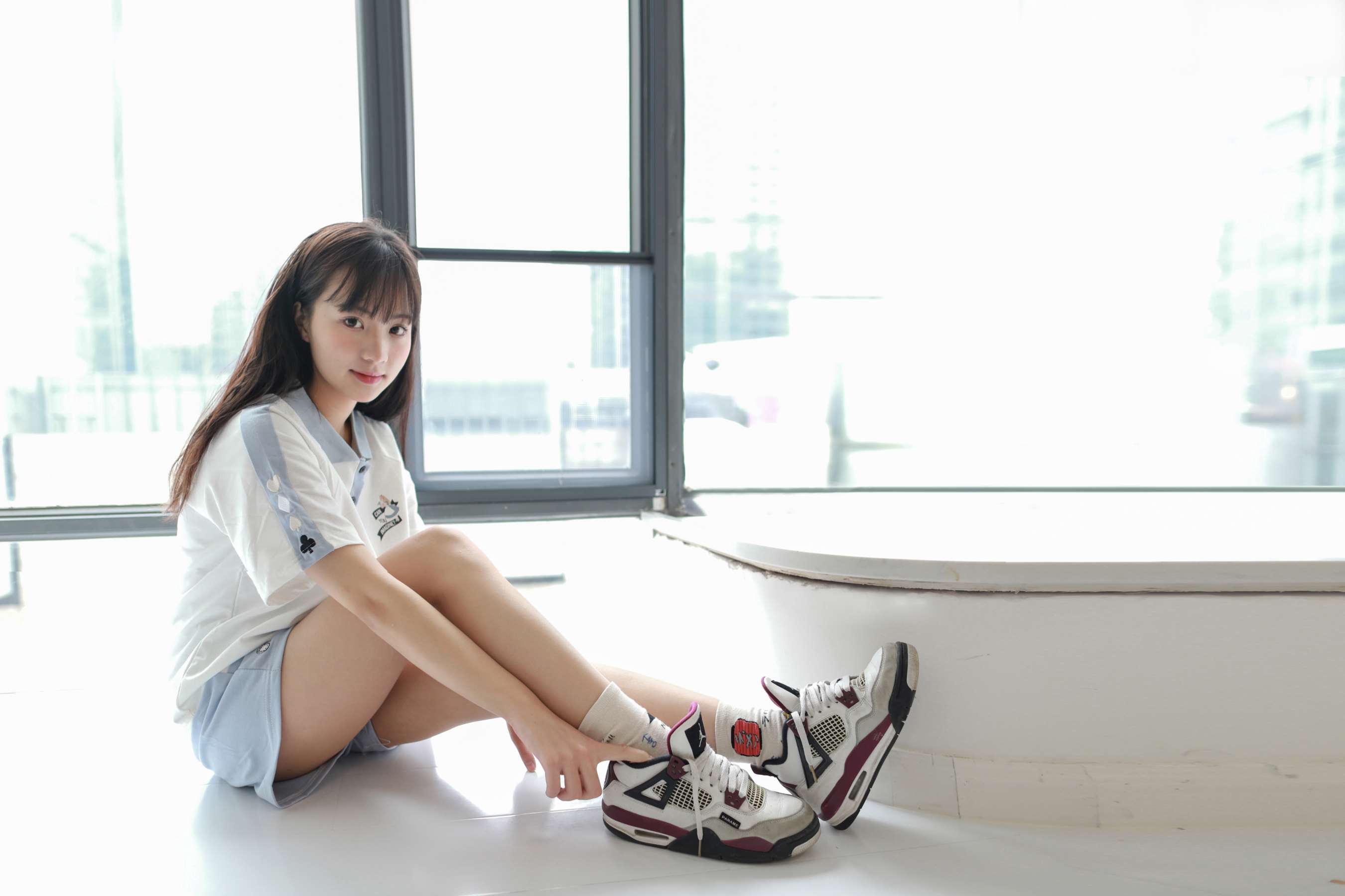 《小麦运动鞋の棉袜脚丫》作品图