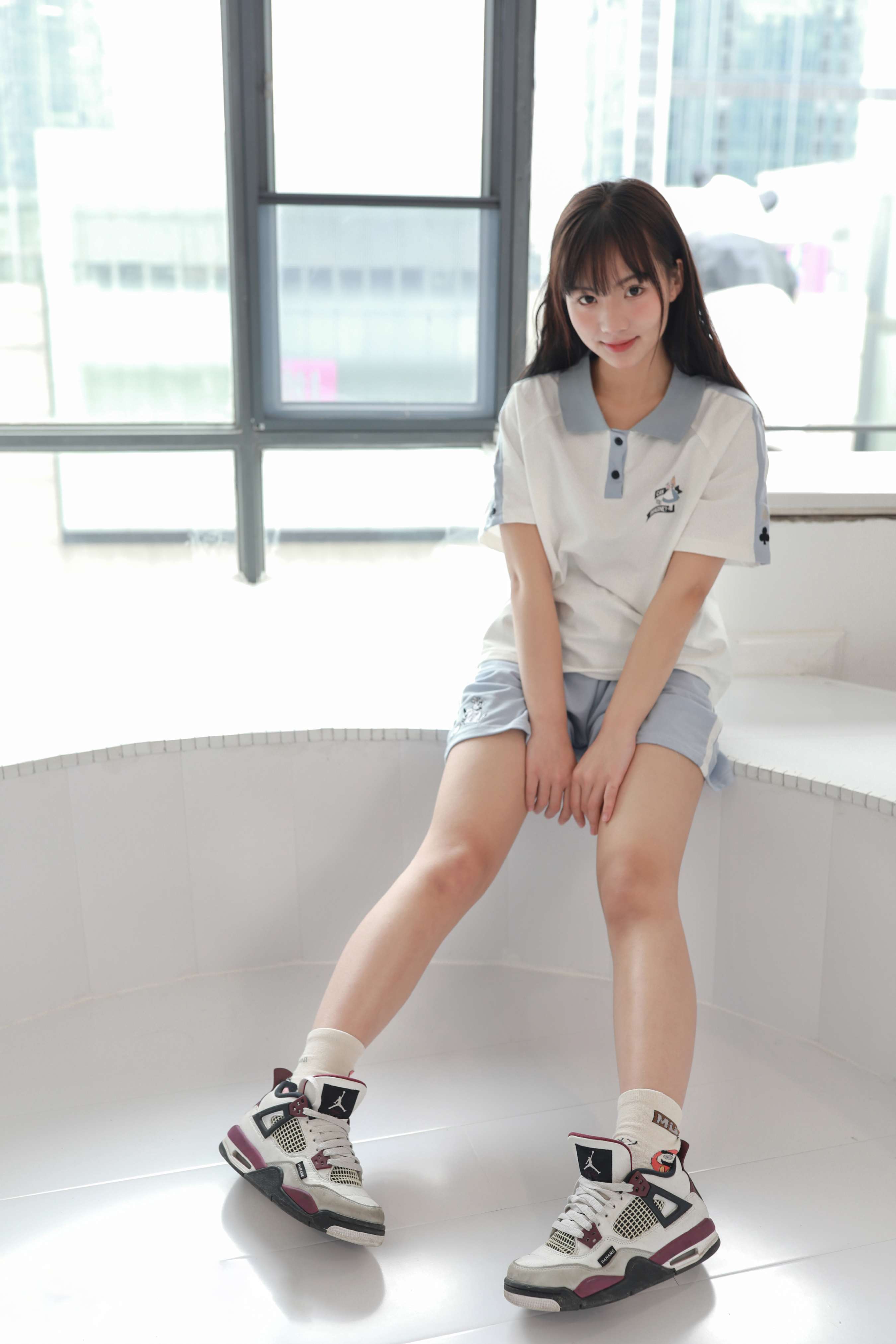 《小麦运动鞋の棉袜脚丫》作品图