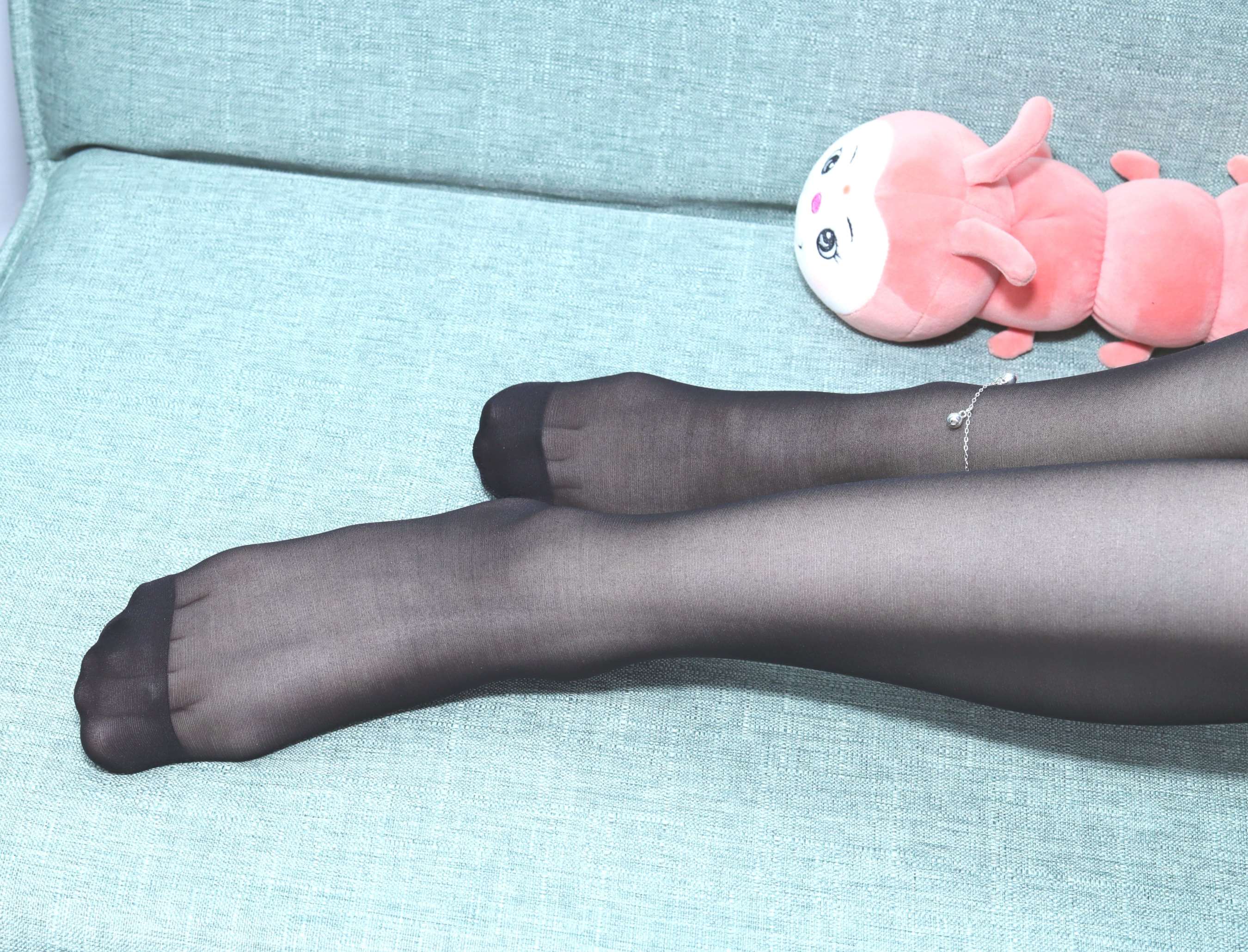 《热裤黑丝筒袜》作品图