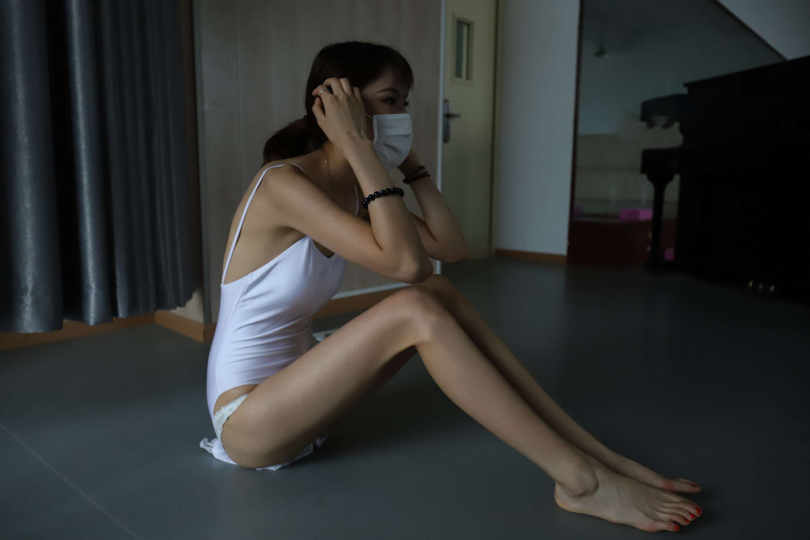 《少女三体操服luo腿》作品图