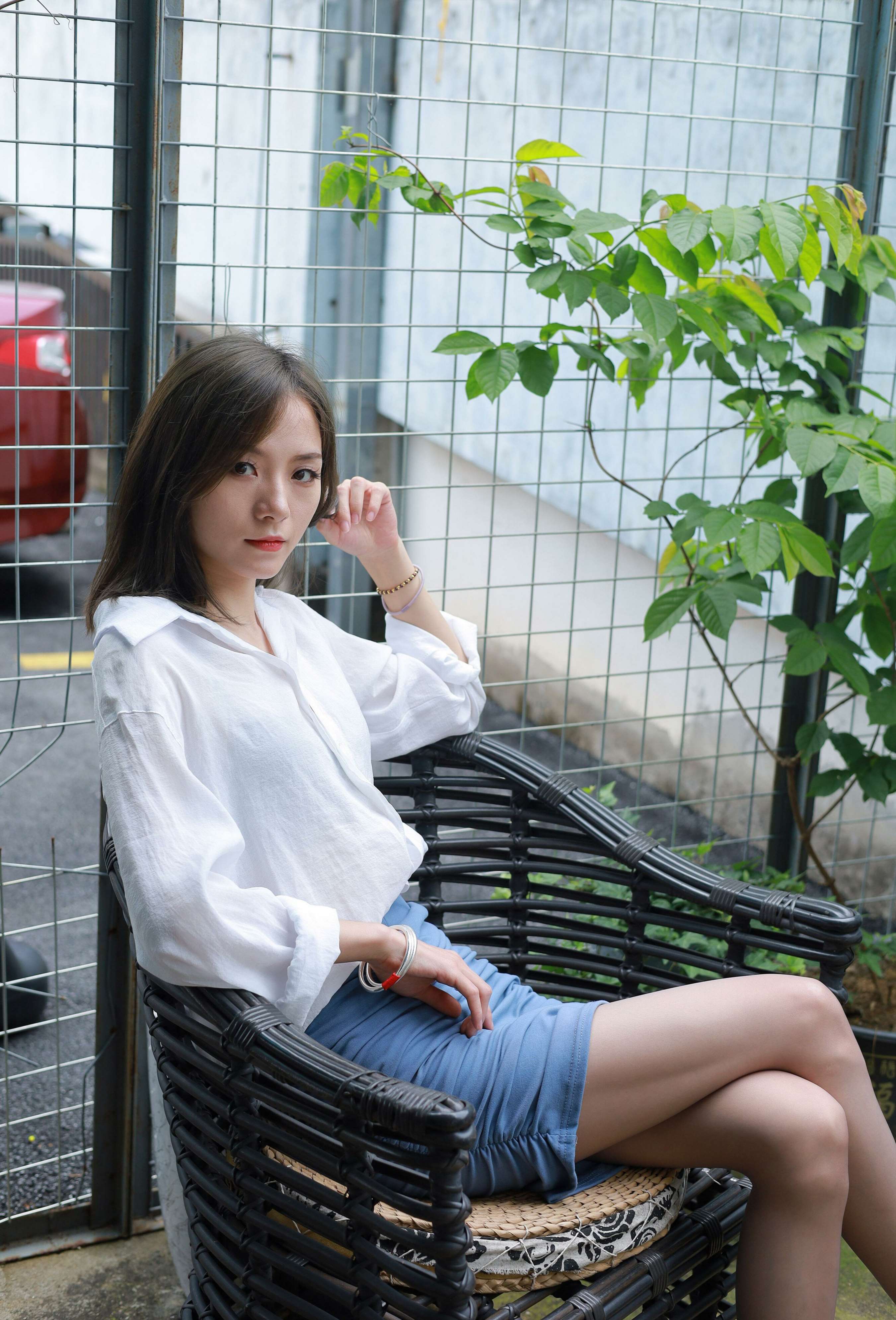 《小六《蓝鞋灰丝》》作品图