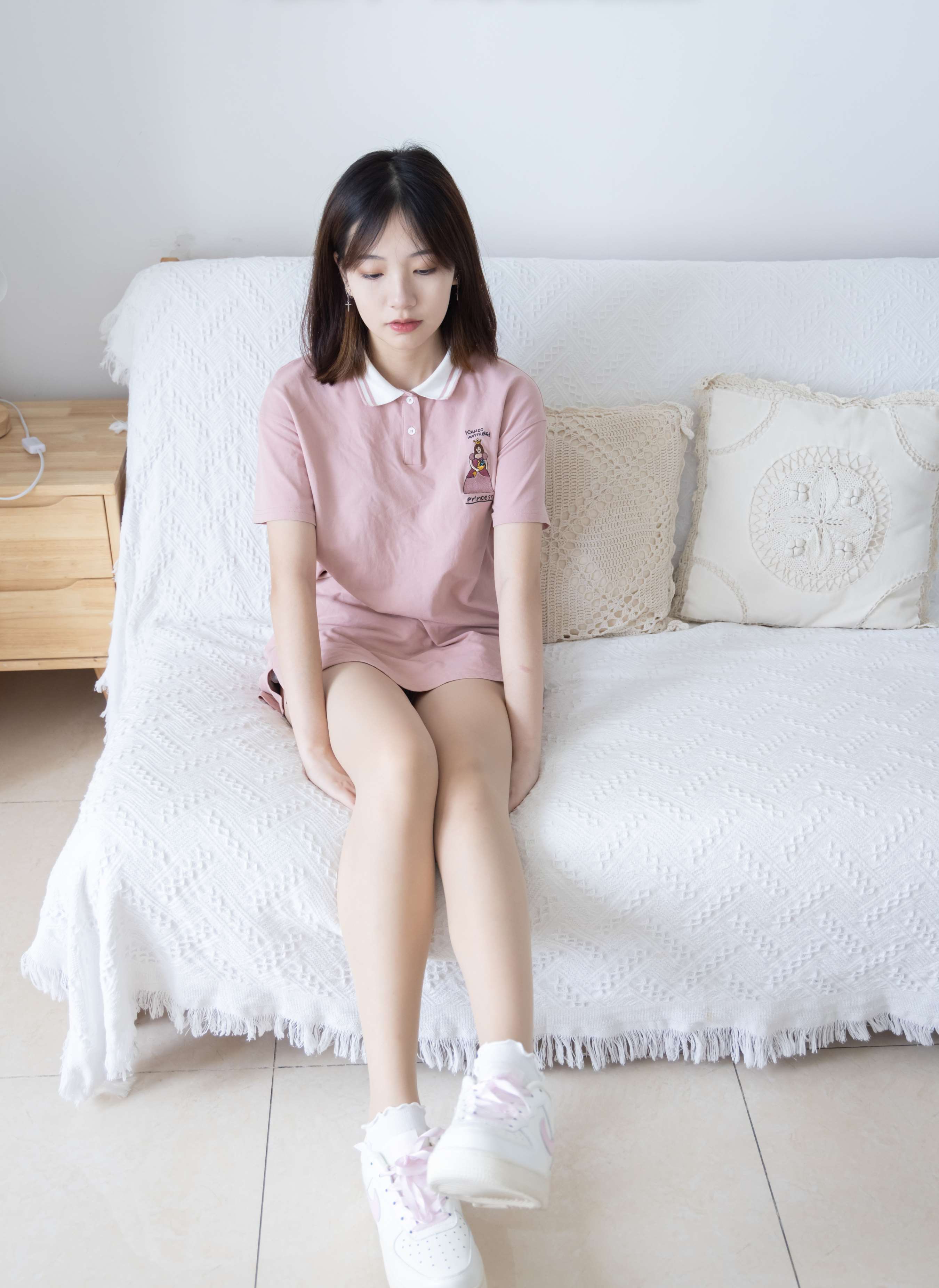 《小甜豆-空军一号板鞋、白棉袜、肉丝》作品图