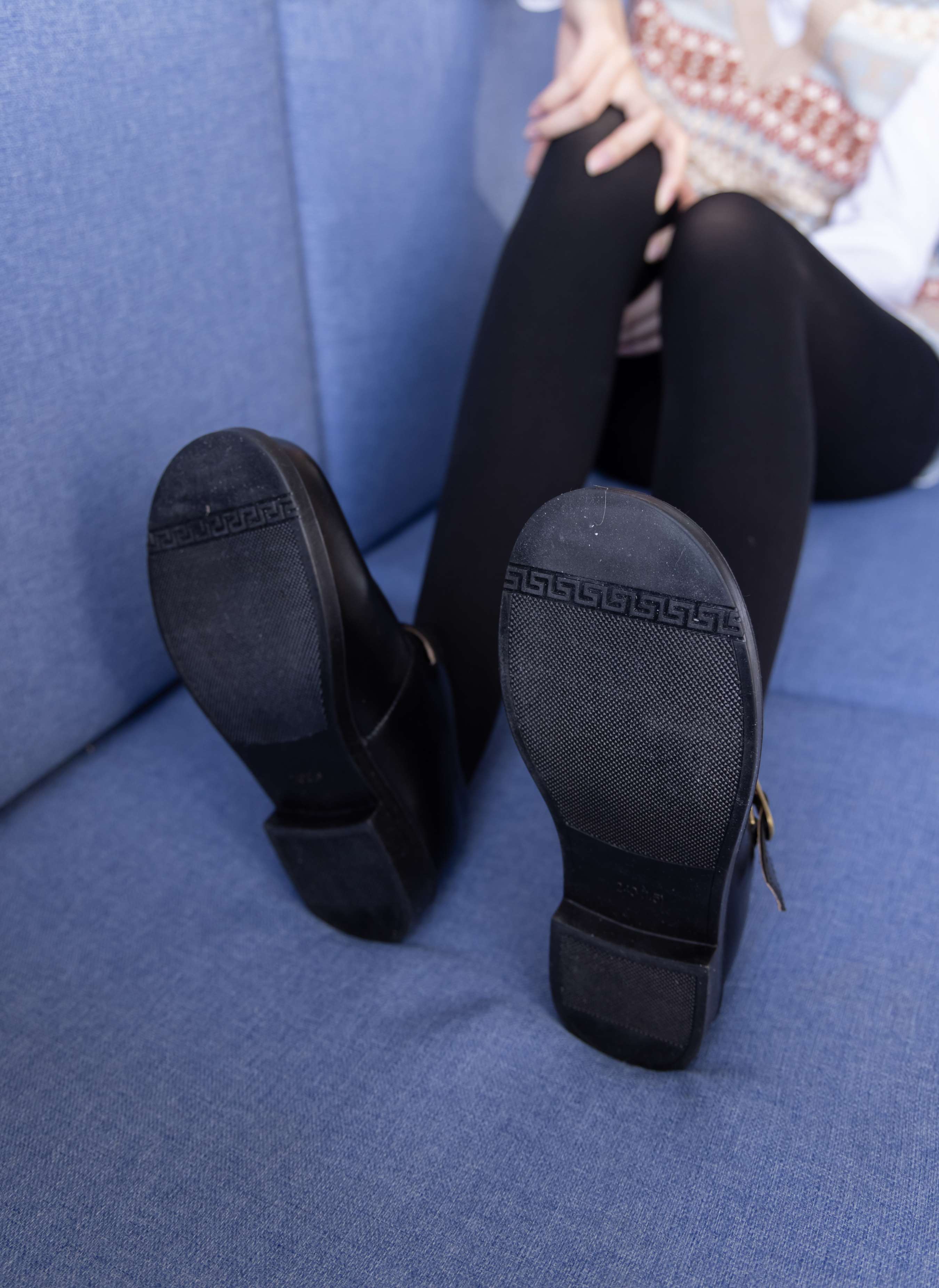 《小甜豆-黑皮鞋、厚黑丝、厚肉丝》作品图