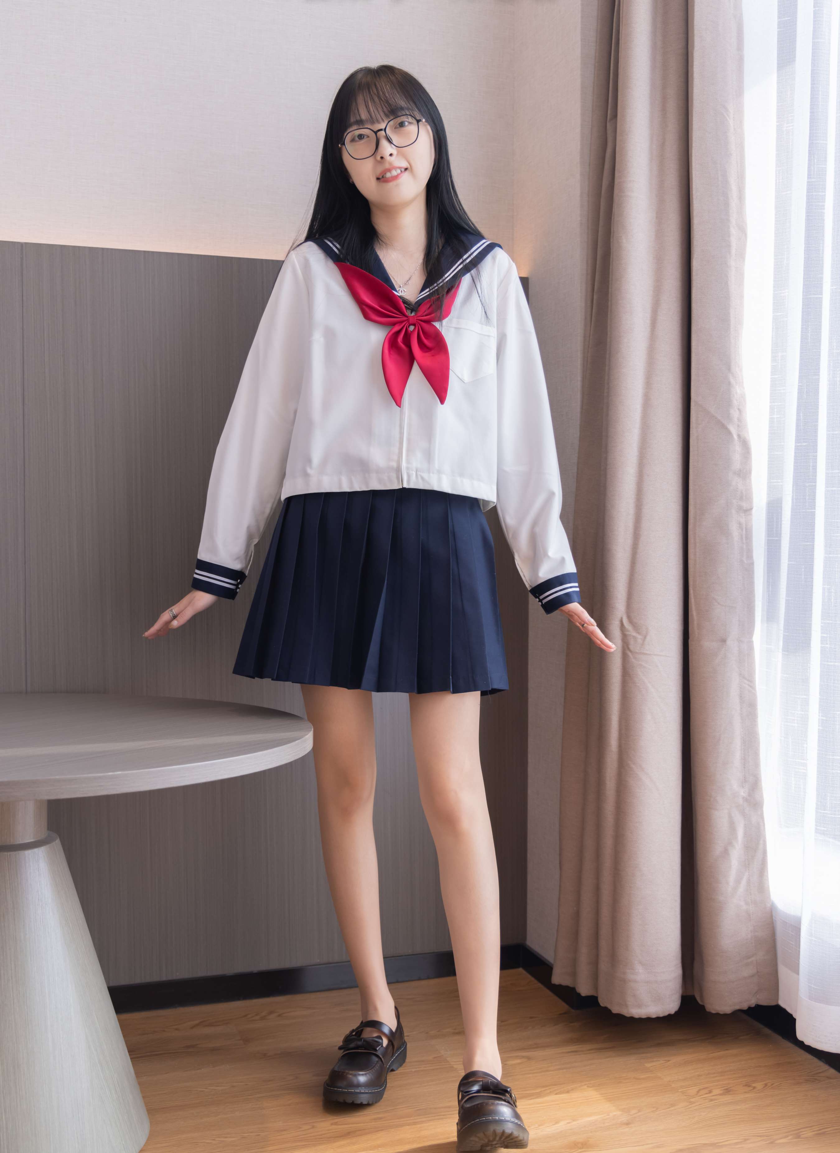 《稚予-JK制服、皮鞋、油亮肉丝》作品图