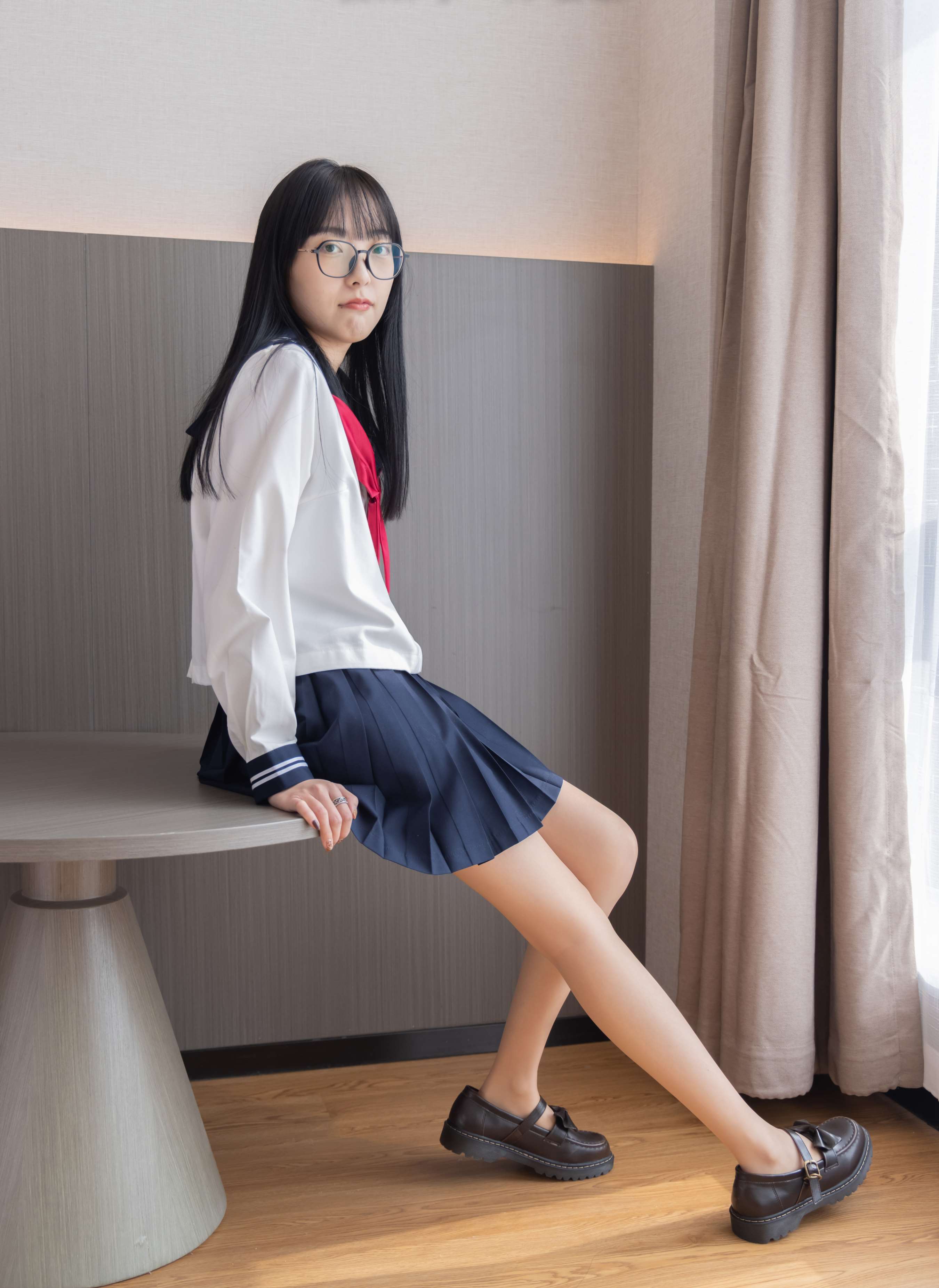 《稚予-JK制服、皮鞋、油亮肉丝》作品图