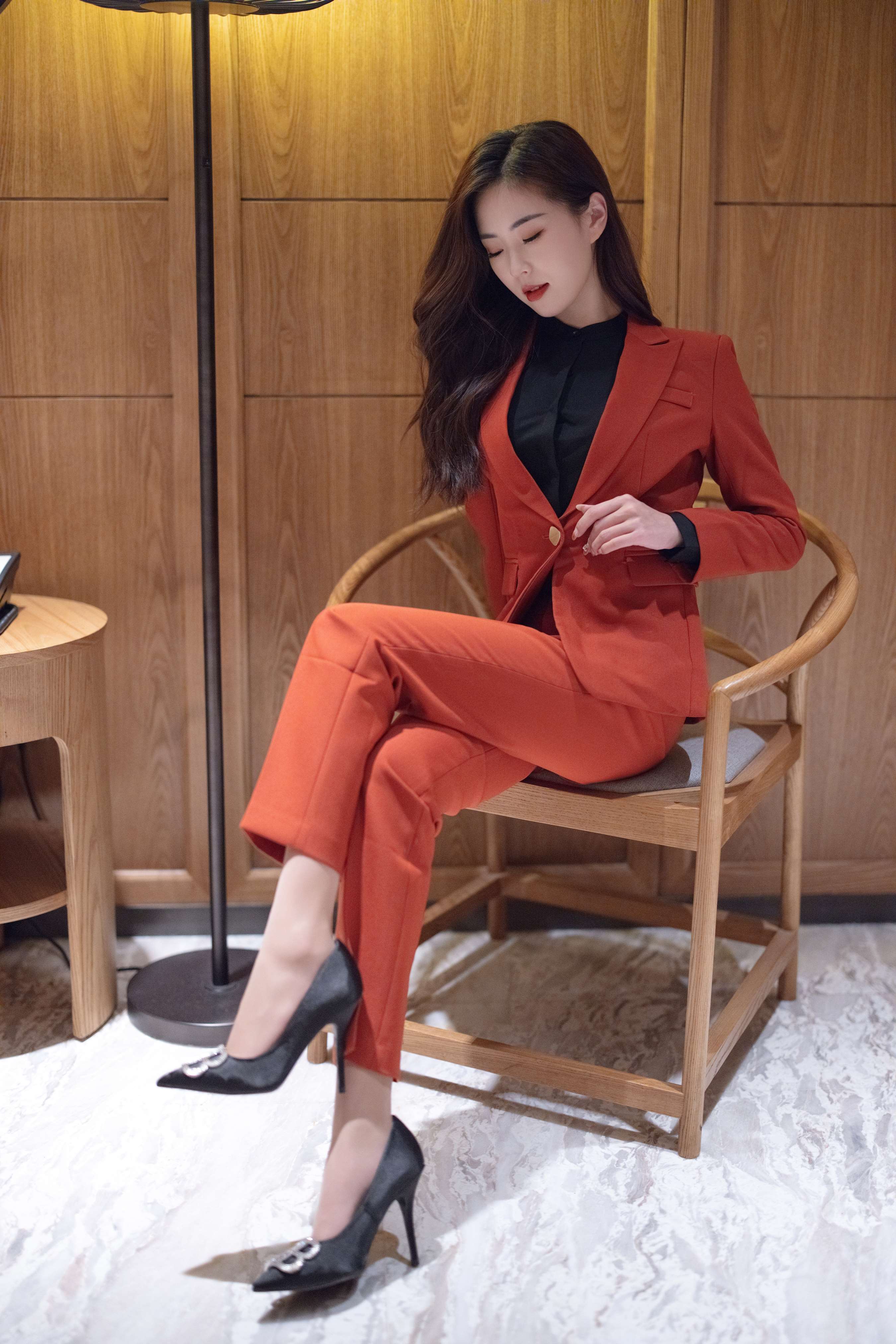 《小姐姐高跟肉丝脚丫》作品图