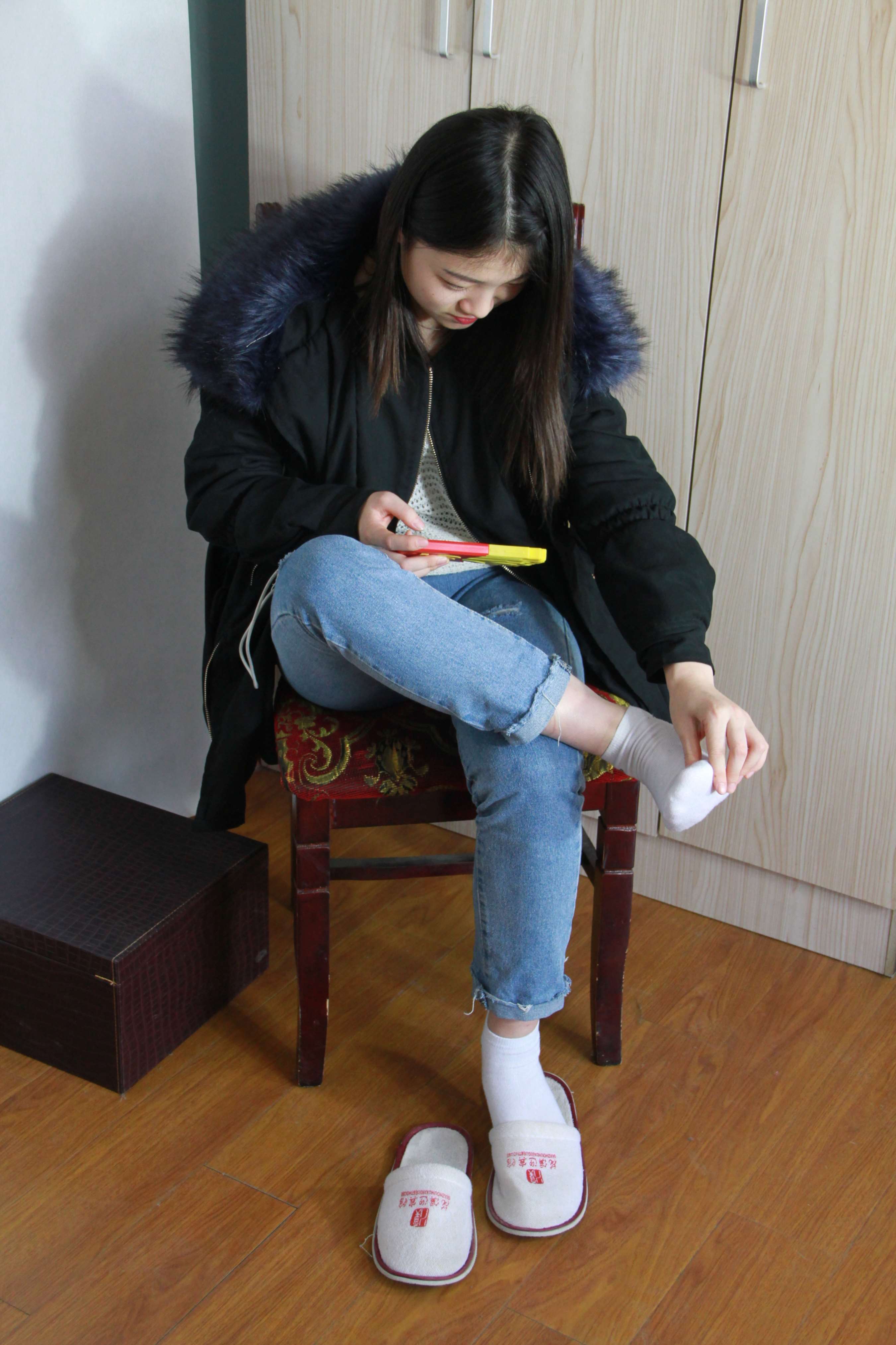 《棉袜搭配丝足》作品图