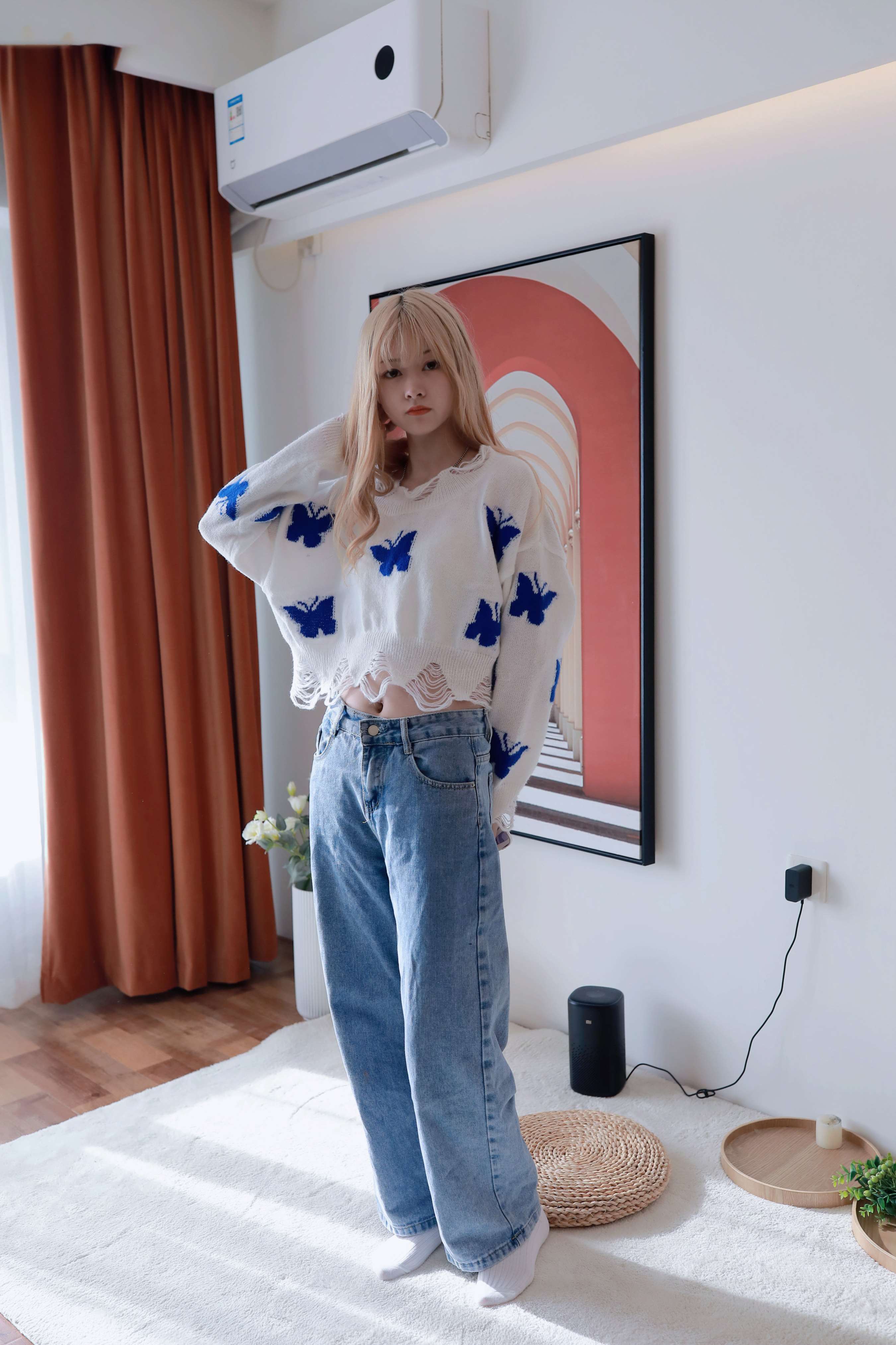 《小恩白棉袜裸足》作品图