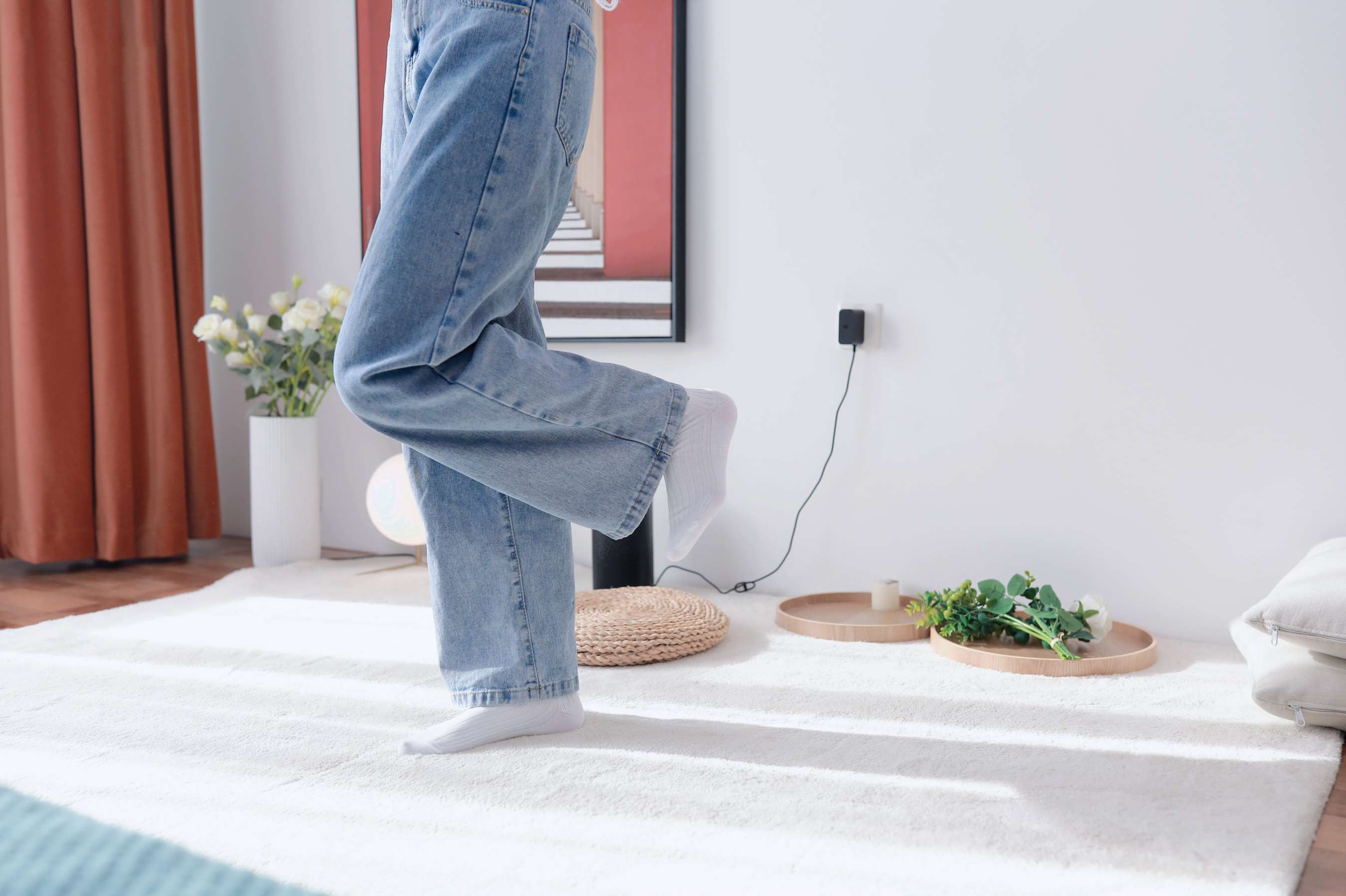 《小恩白棉袜裸足》作品图