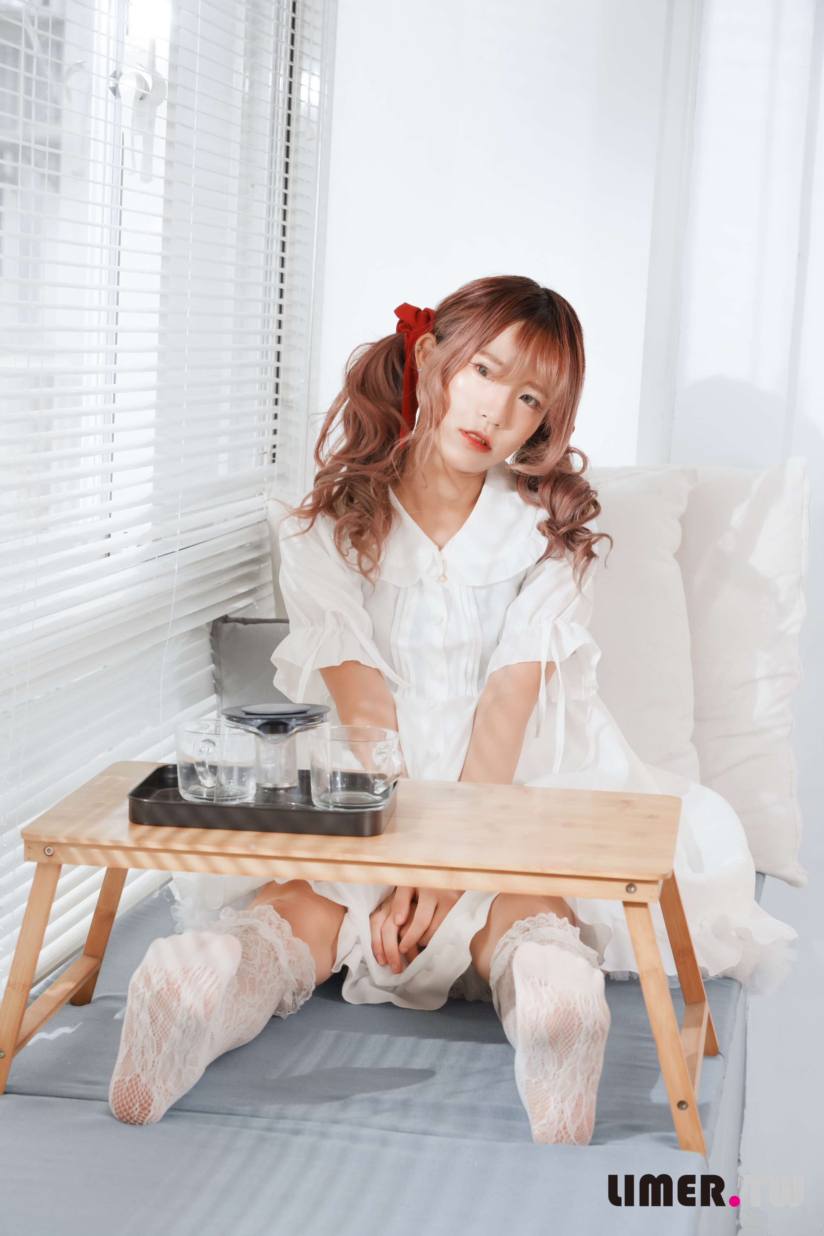 《[寄卖]萝莉塔小艾啾啾裸足玩弄奶油蛋糕》作品图