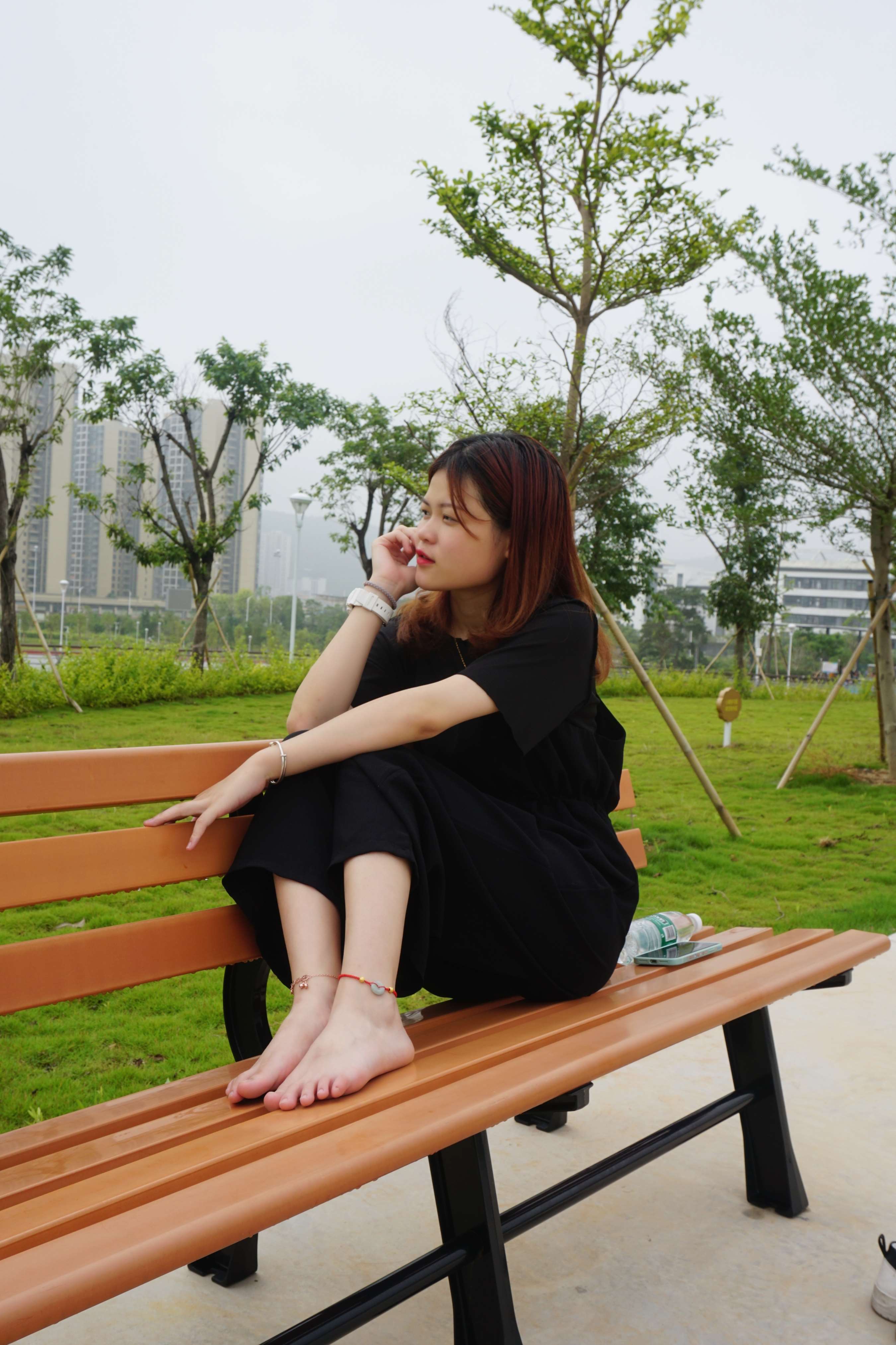 《与小金到体育公园拍脚》作品图