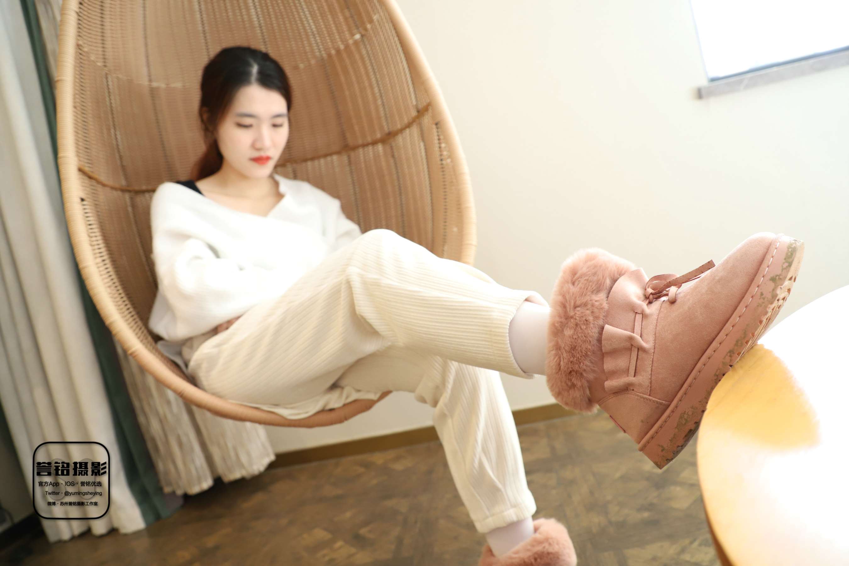 《[寄卖]誉铭摄影《2023第8期》- 棉鞋の白棉袜脚丫》作品图